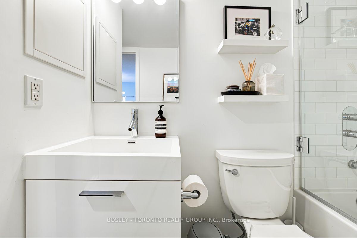 Photo 22 of Unit 808, 5 Rosehill Avenue, Toronto, Rosedale-Moore Park — HOMEH