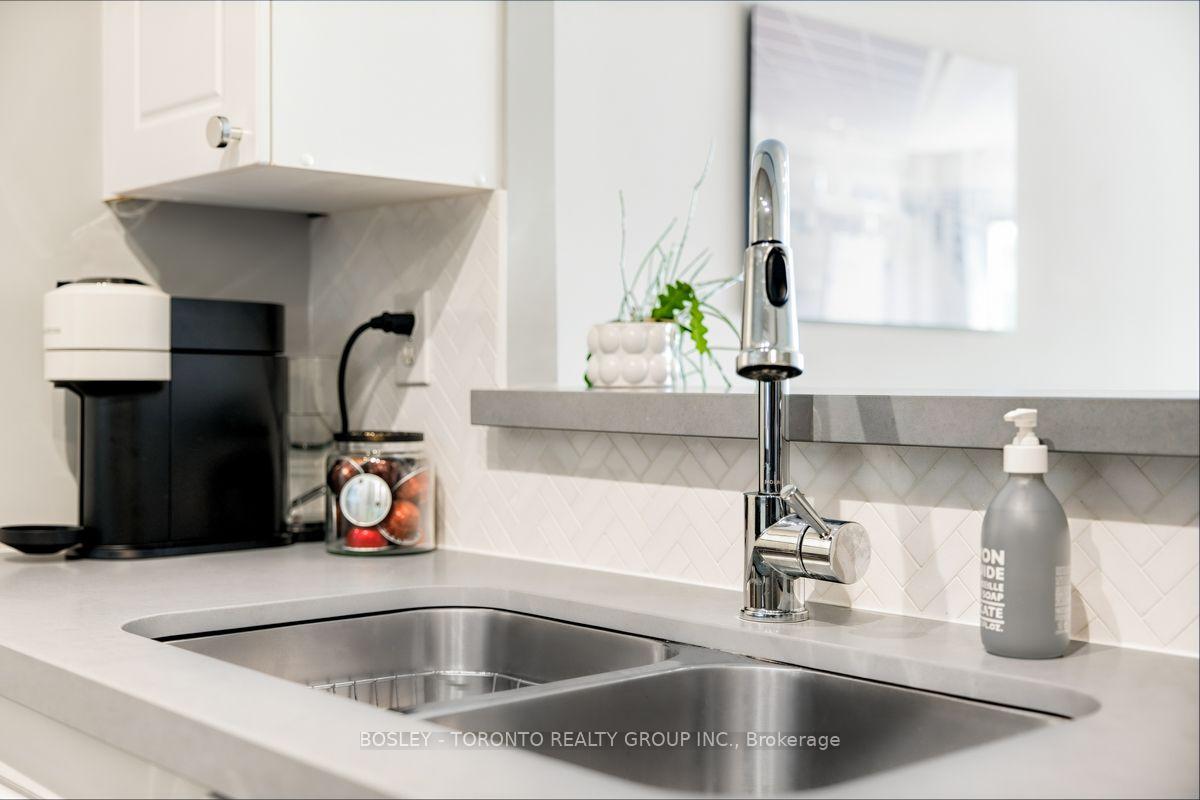 Photo 37 of Unit 808, 5 Rosehill Avenue, Toronto, Rosedale-Moore Park — HOMEH