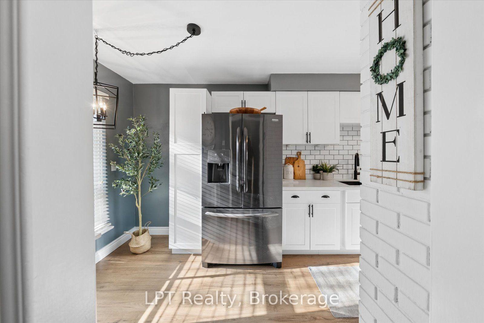 Photo 3 of Unit 25, 155 Glovers Road, Oshawa, Samac — HOMEH