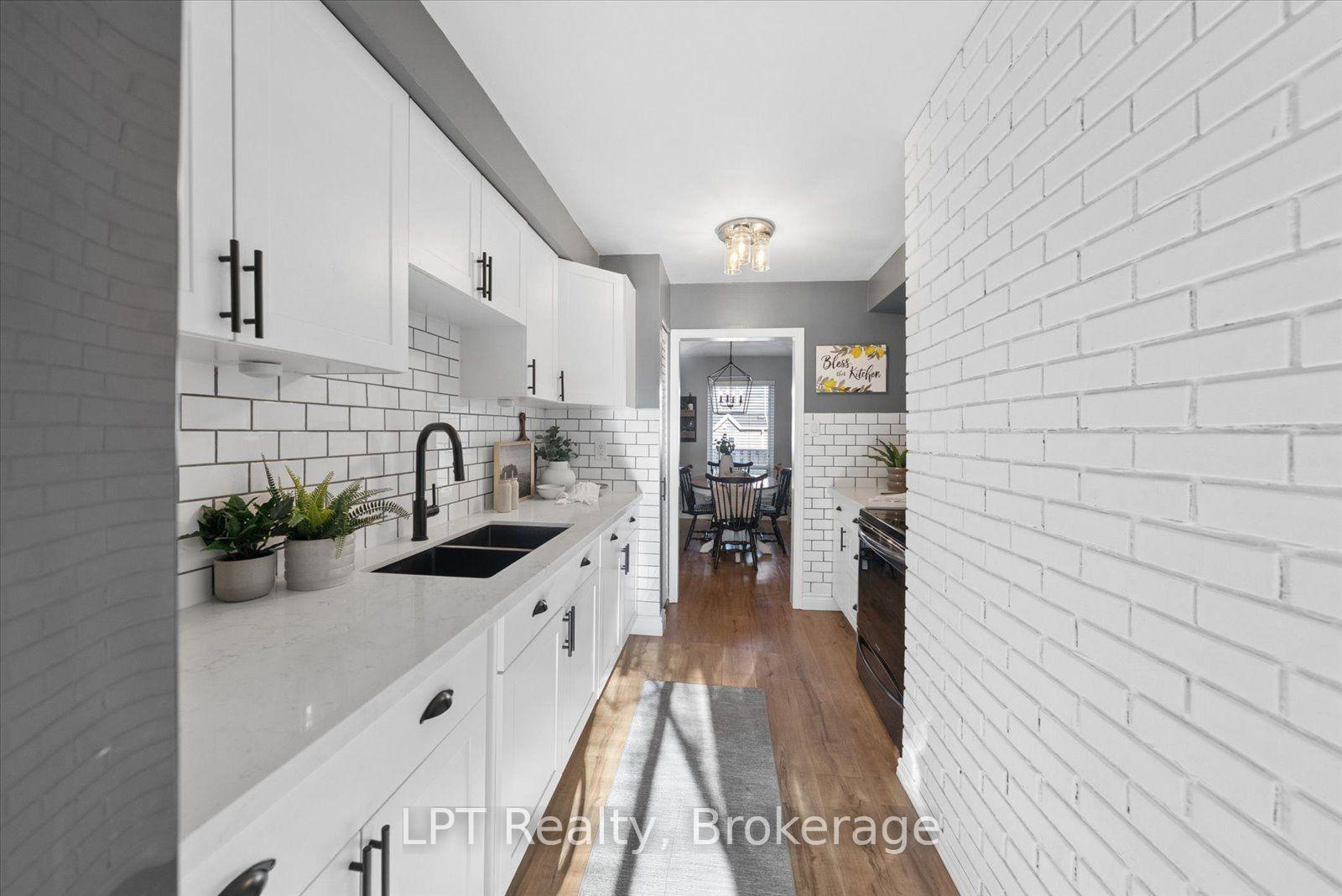 Photo 4 of Unit 25, 155 Glovers Road, Oshawa, Samac — HOMEH