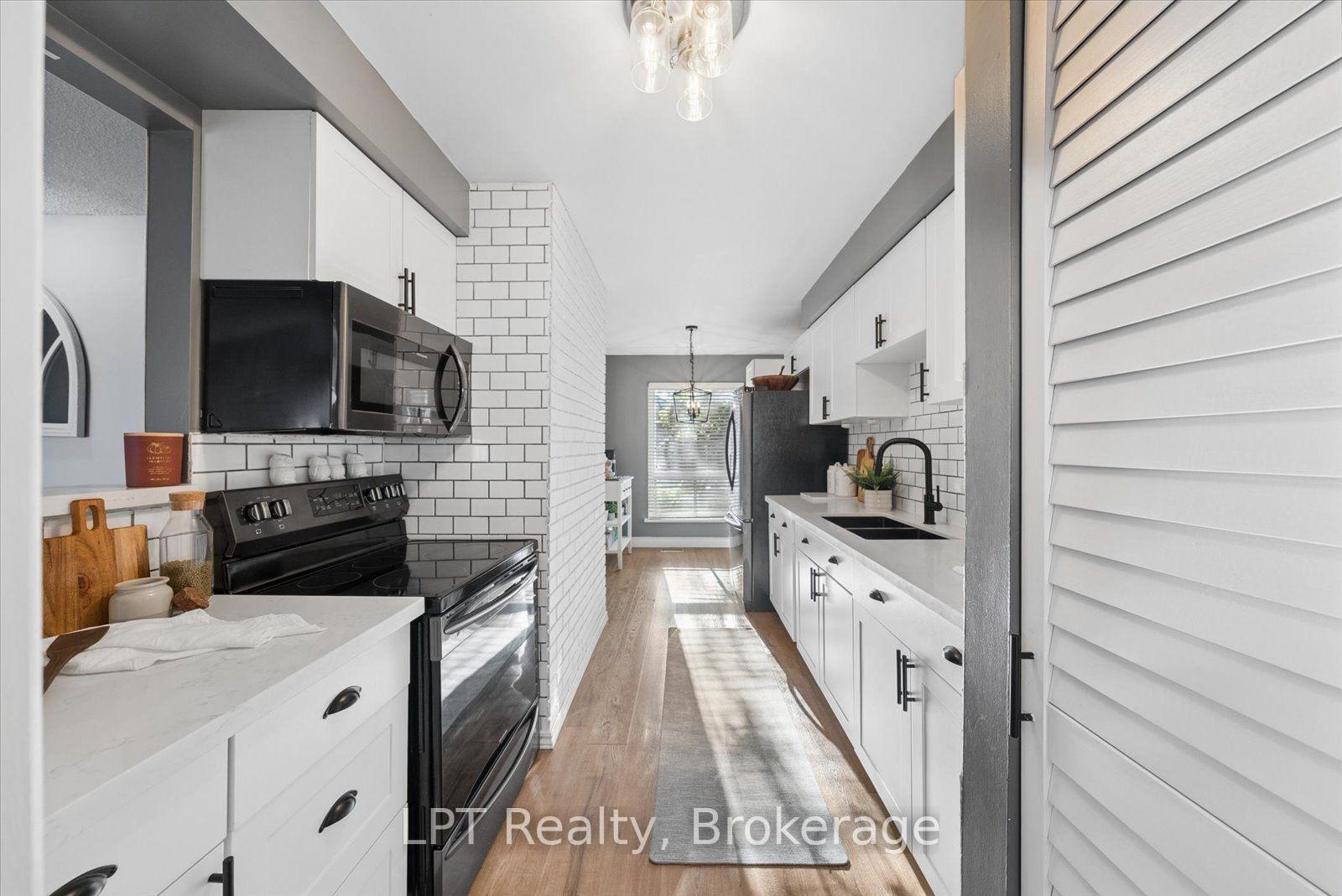 Photo 5 of Unit 25, 155 Glovers Road, Oshawa, Samac — HOMEH