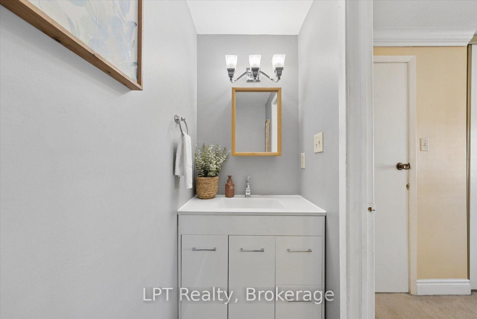 Photo 26 of Unit 25, 155 Glovers Road, Oshawa, Samac — HOMEH