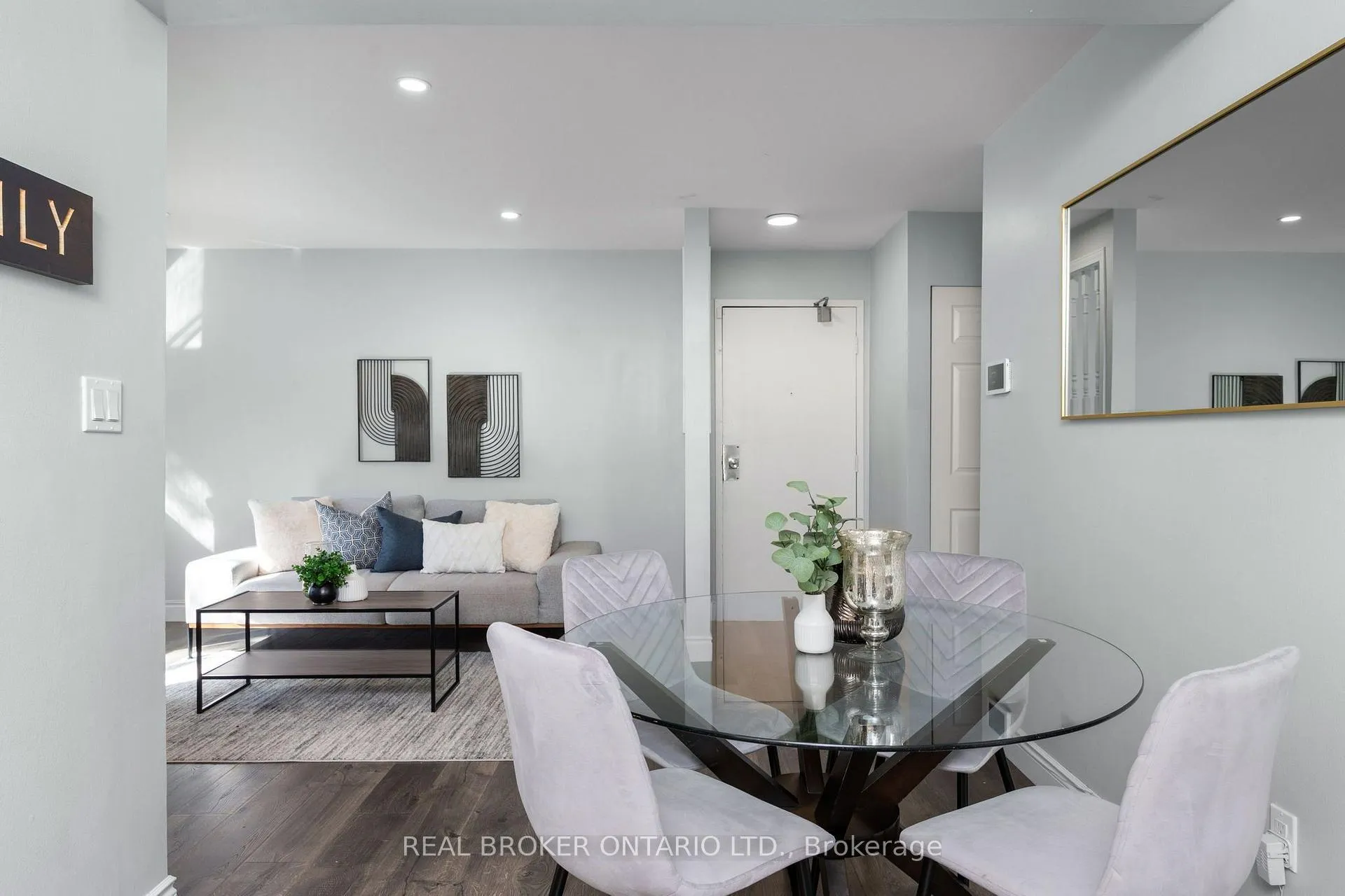 Photo of Unit 12, 1100 Oxford Street