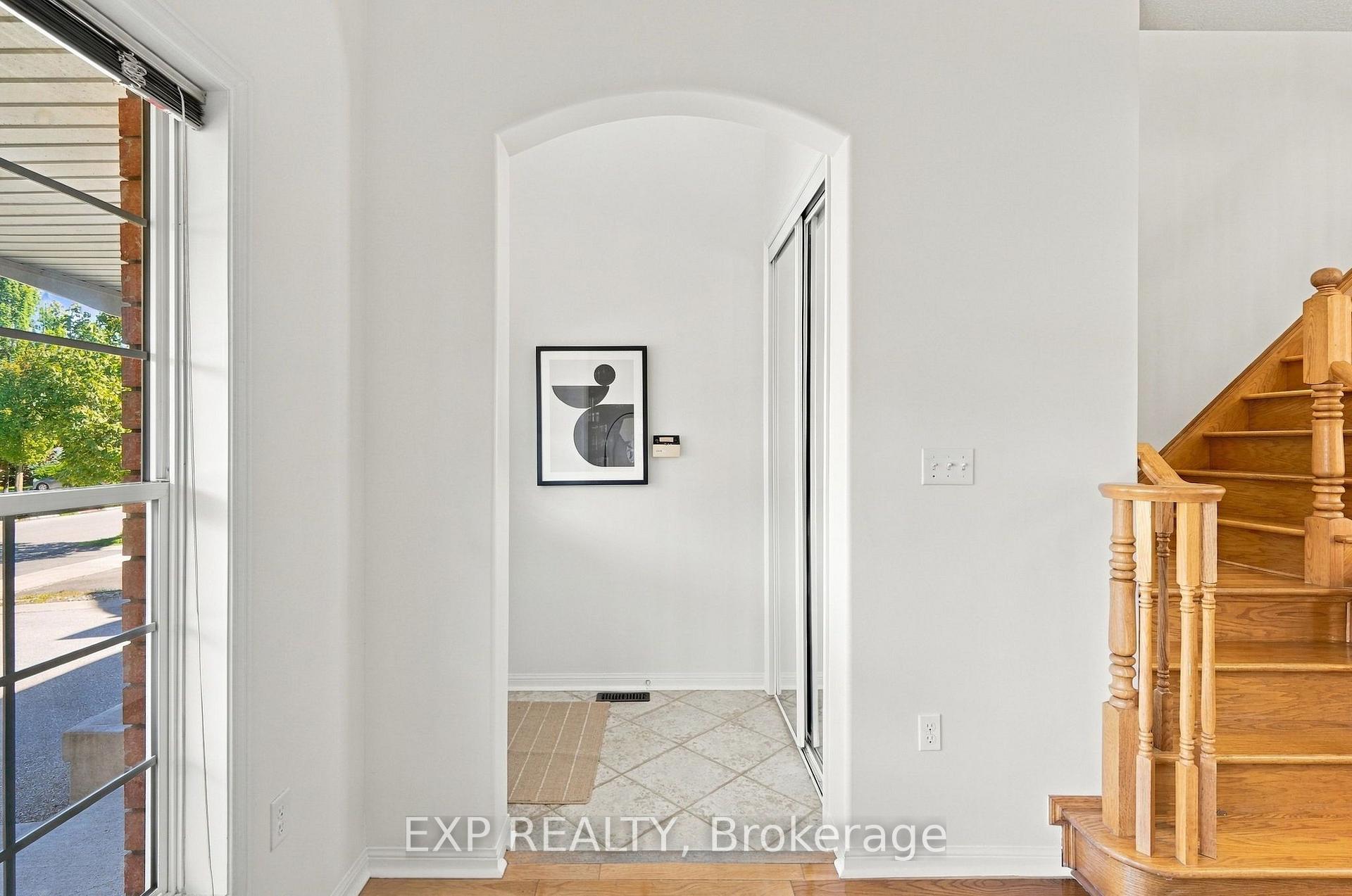 Photo 5 of 5362 Longford Drive, Mississauga, Churchill Meadows — HOMEH