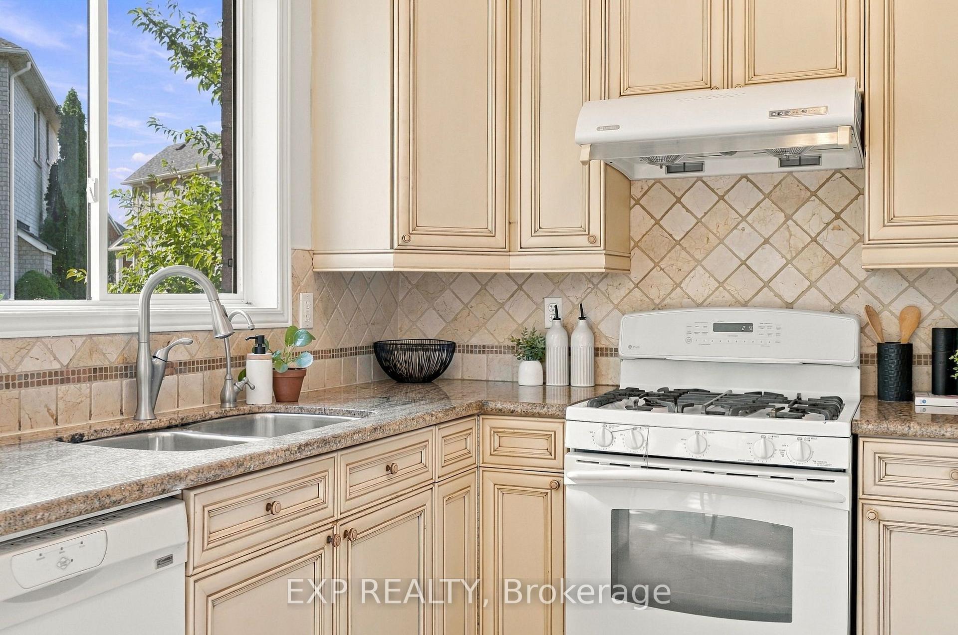 Photo 14 of 5362 Longford Drive, Mississauga, Churchill Meadows — HOMEH