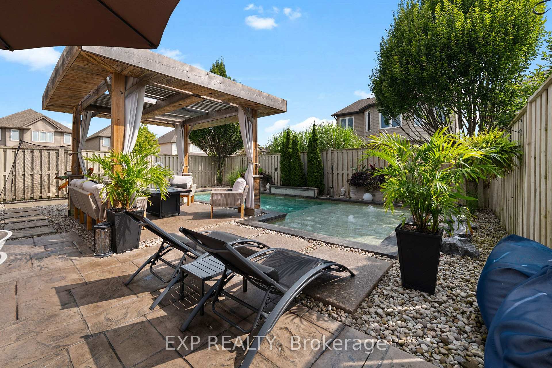 Photo 2 of 6464 Desanka Avenue, Niagara Falls, Forestview — HOMEH