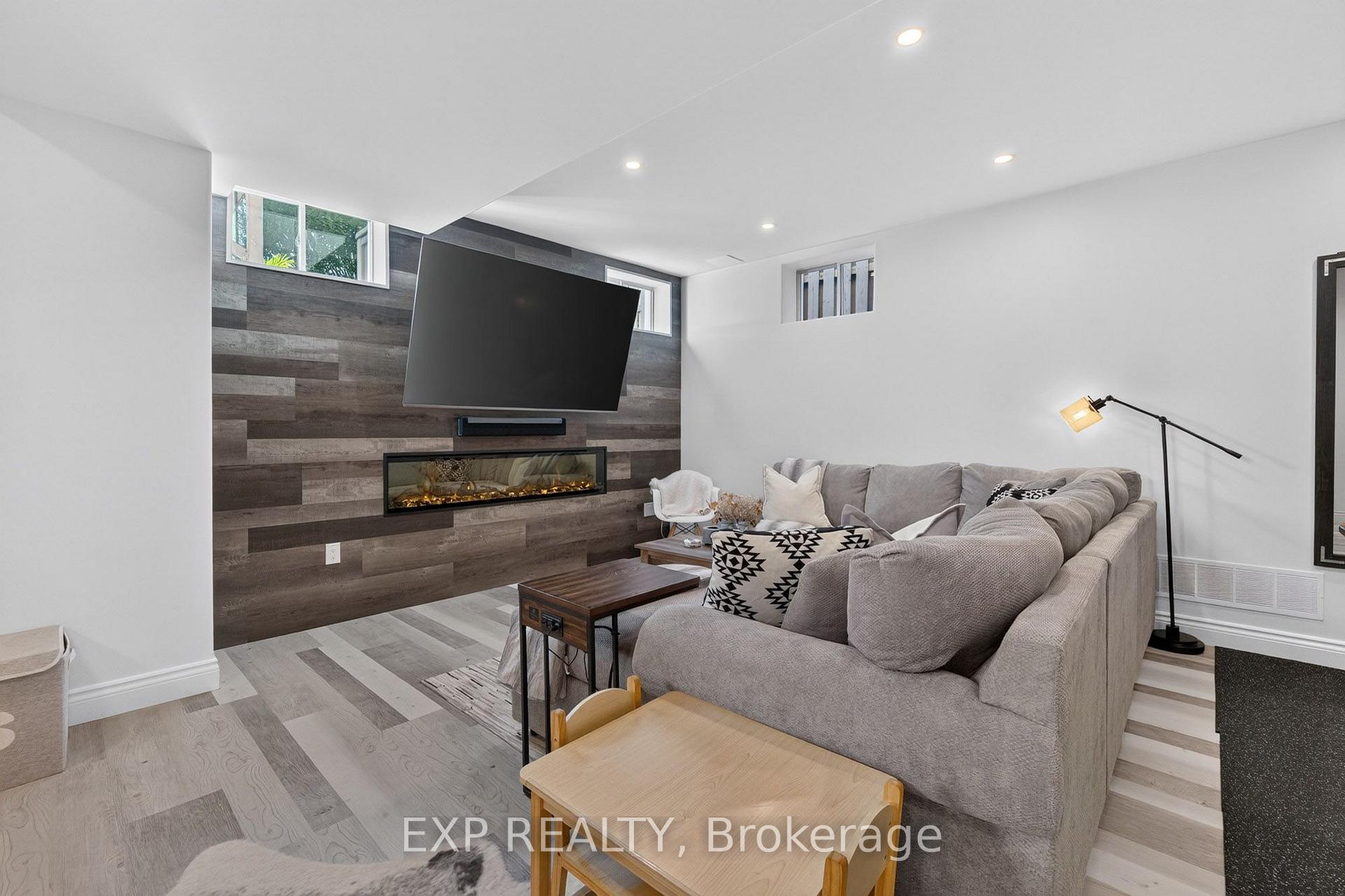 Photo 32 of 6464 Desanka Avenue, Niagara Falls, Forestview — HOMEH