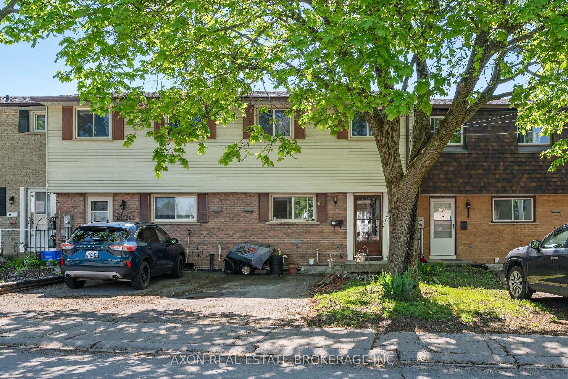 Photo of 869 Oakview Avenue