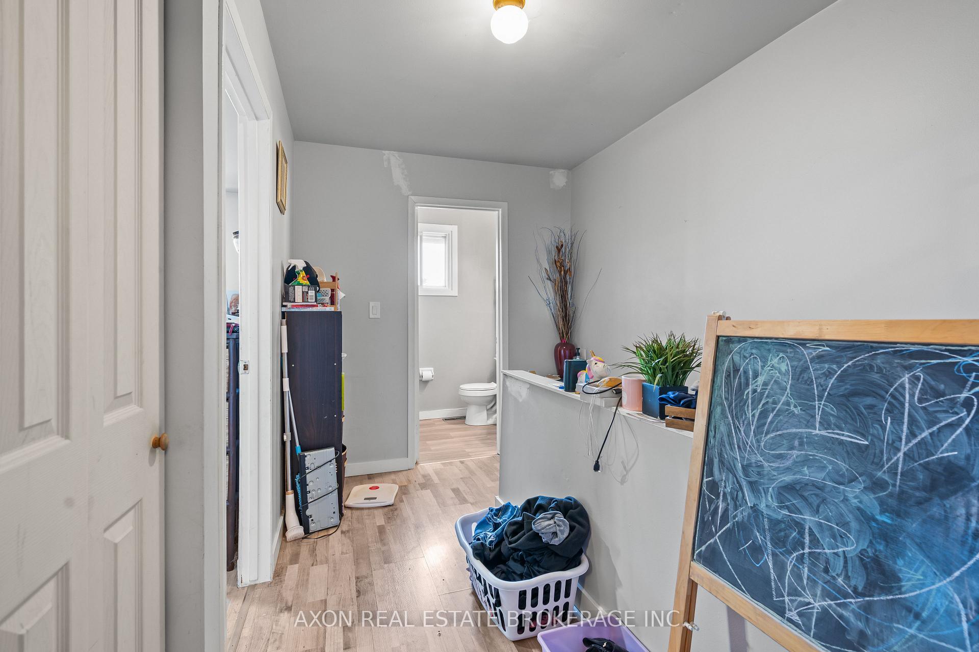 Photo 6 of 869 Oakview Avenue, Kingston, South of Taylor-Kidd Blvd — HOMEH