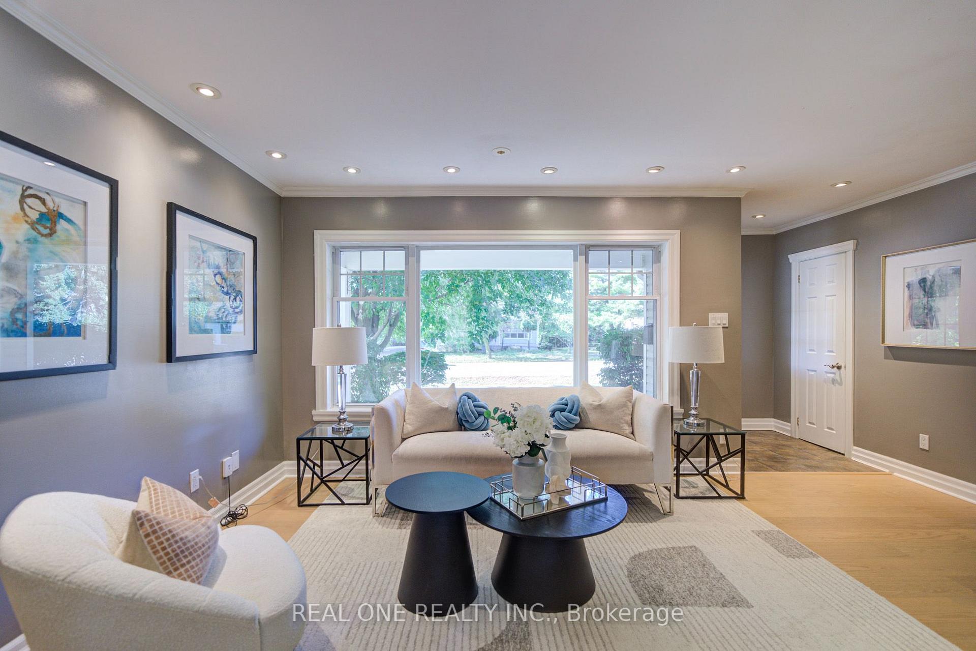 Photo 8 of 1099 Kent Avenue, Oakville, College Park — HOMEH