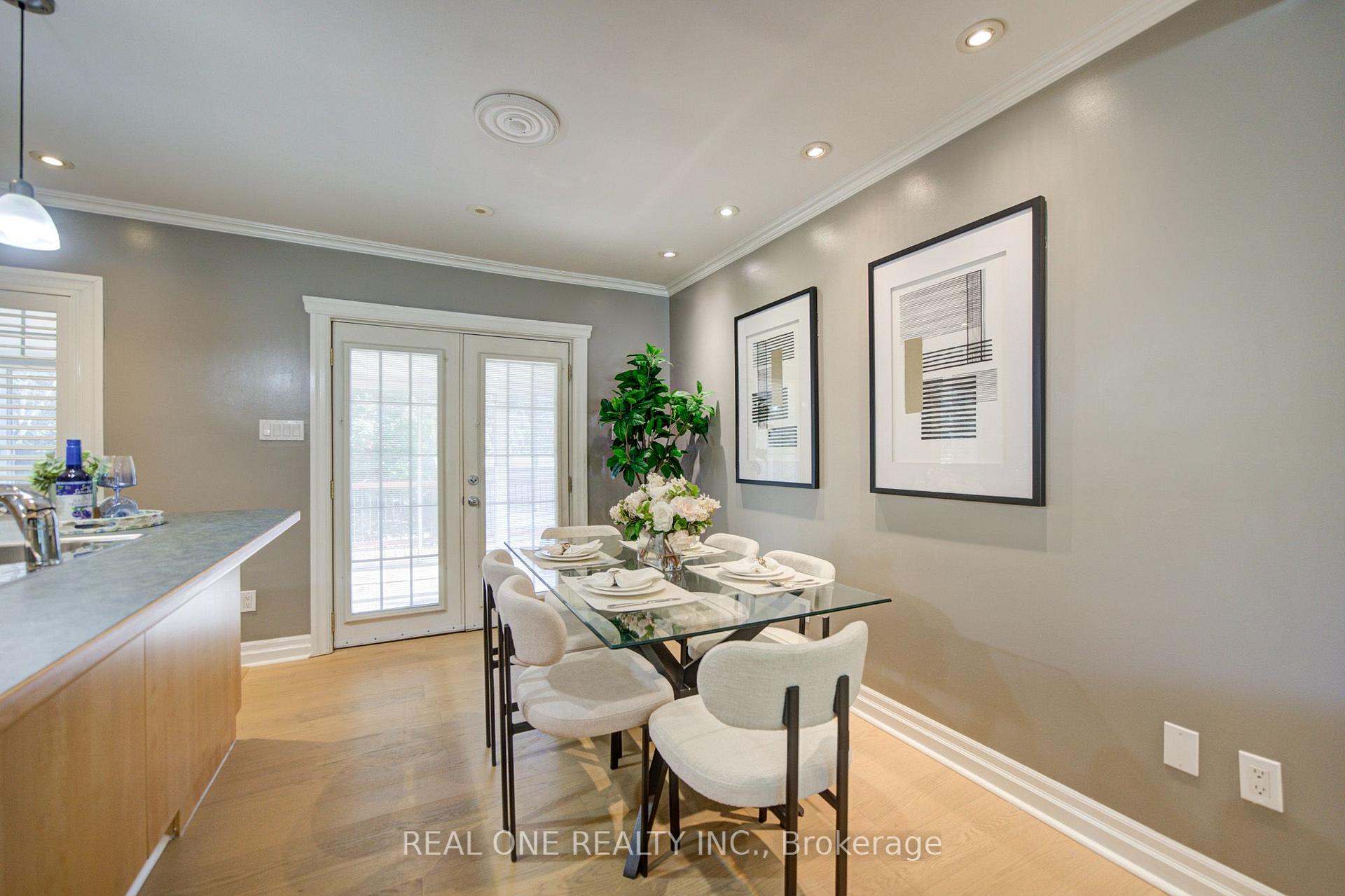 Photo 11 of 1099 Kent Avenue, Oakville, College Park — HOMEH