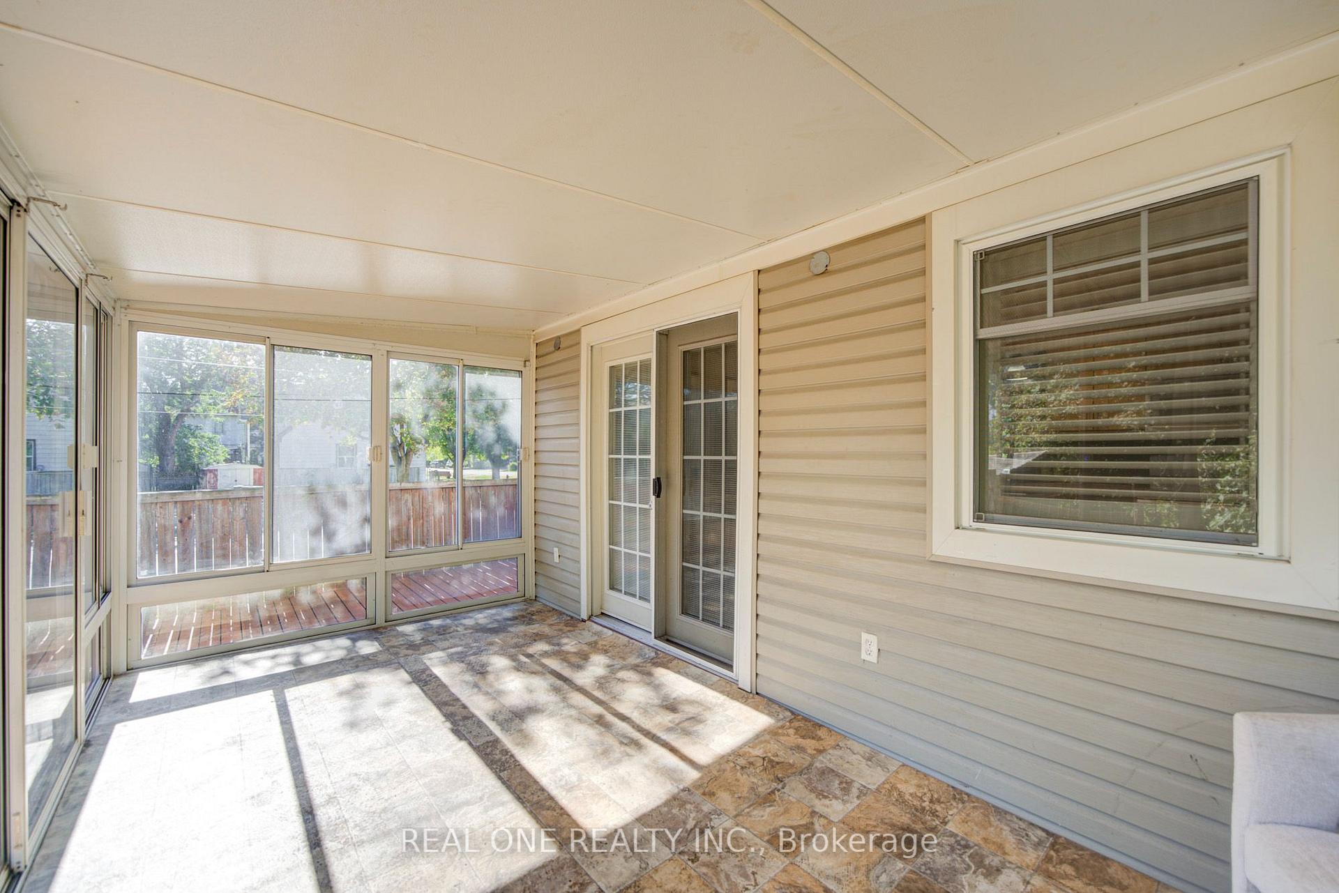 Photo 22 of 1099 Kent Avenue, Oakville, College Park — HOMEH