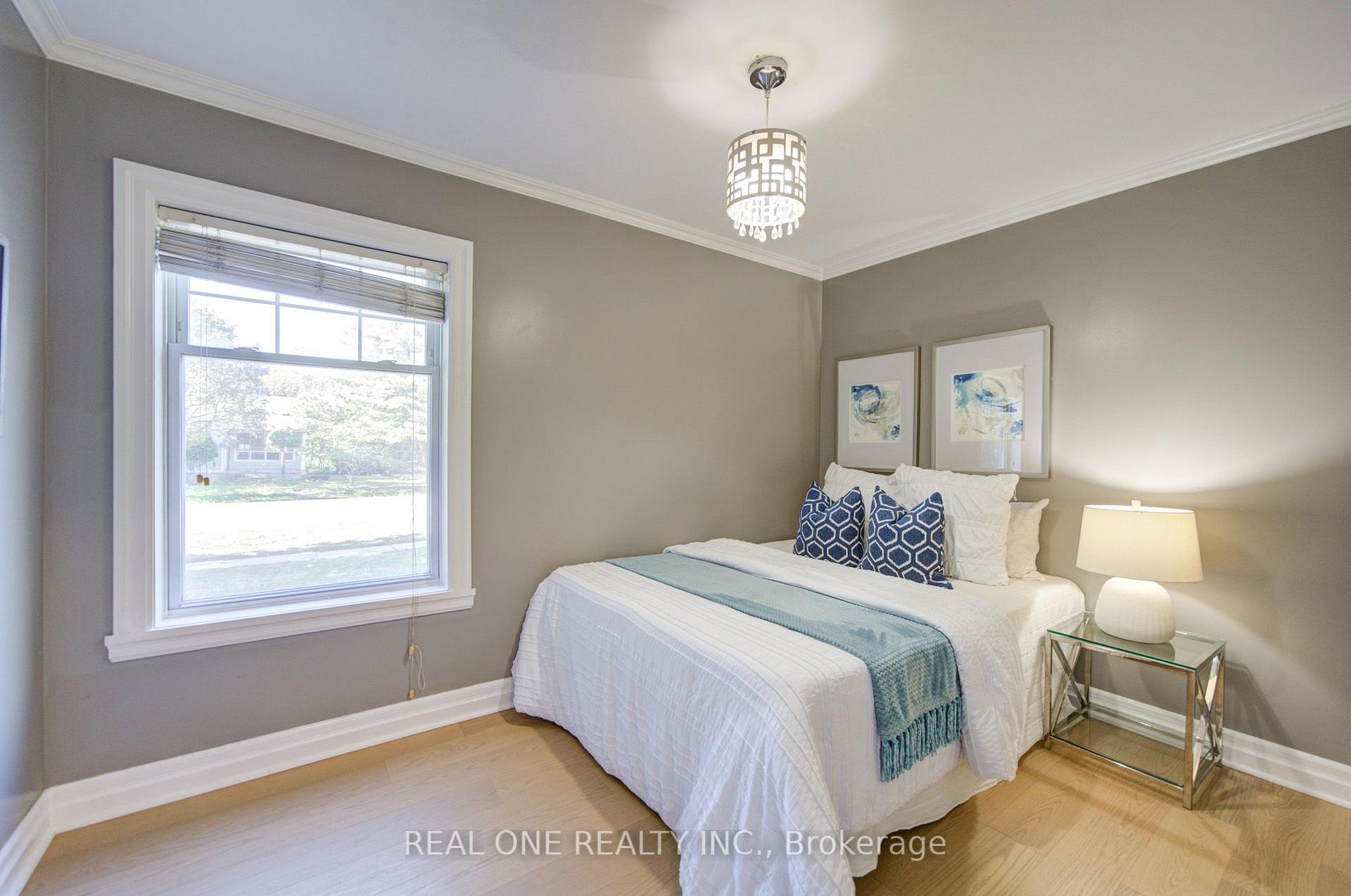 Photo 23 of 1099 Kent Avenue, Oakville, College Park — HOMEH