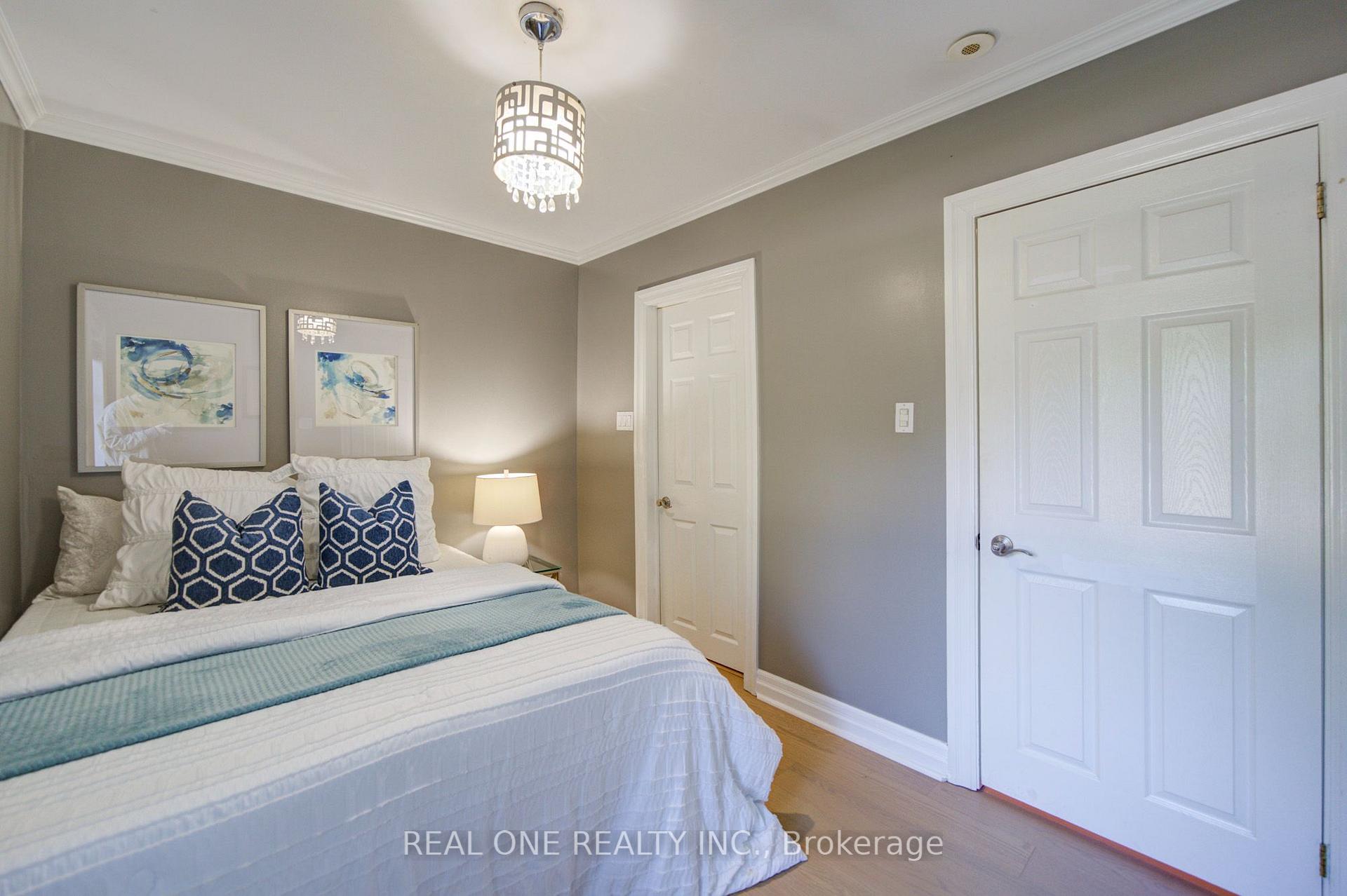 Photo 24 of 1099 Kent Avenue, Oakville, College Park — HOMEH