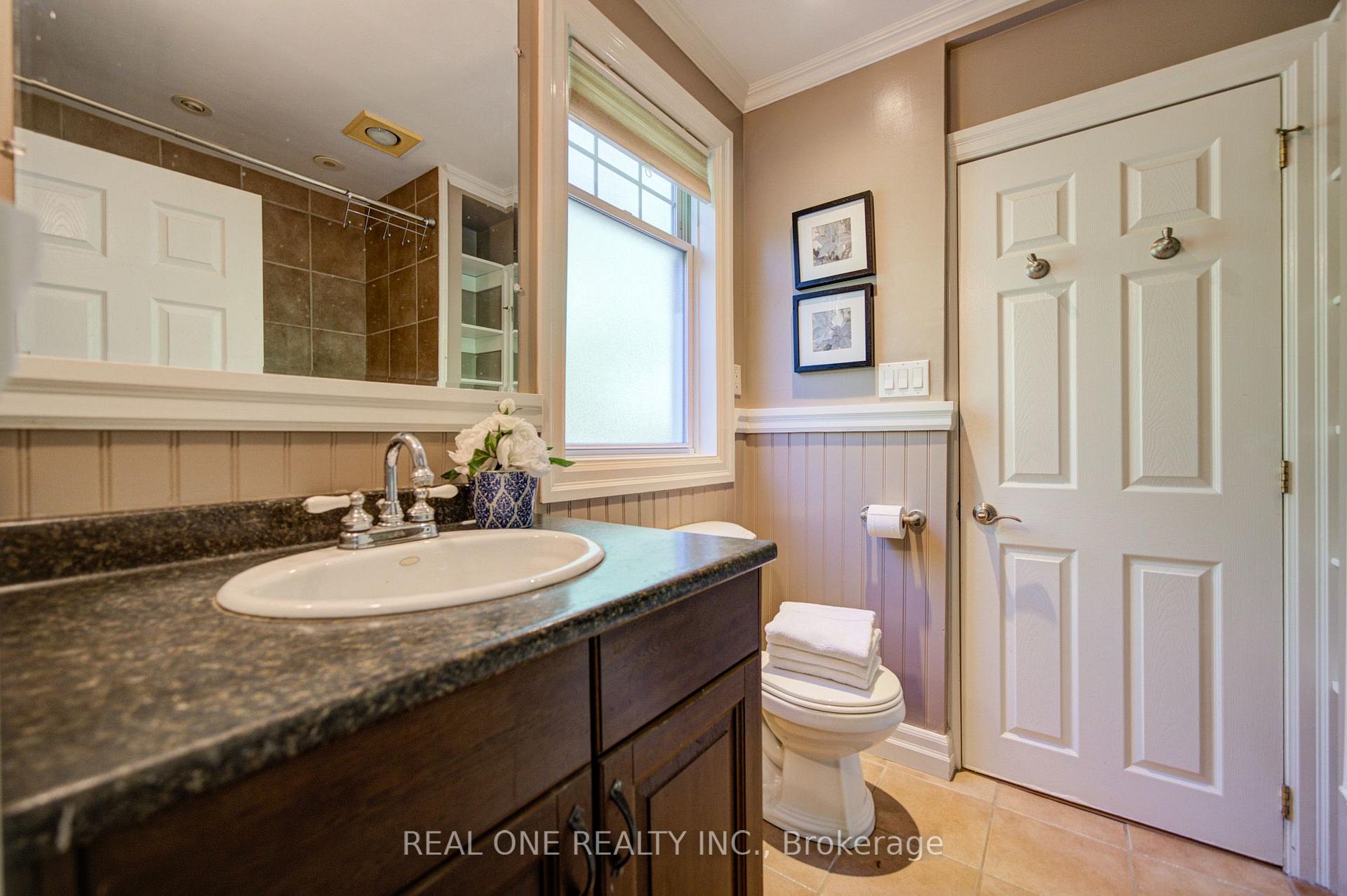 Photo 25 of 1099 Kent Avenue, Oakville, College Park — HOMEH