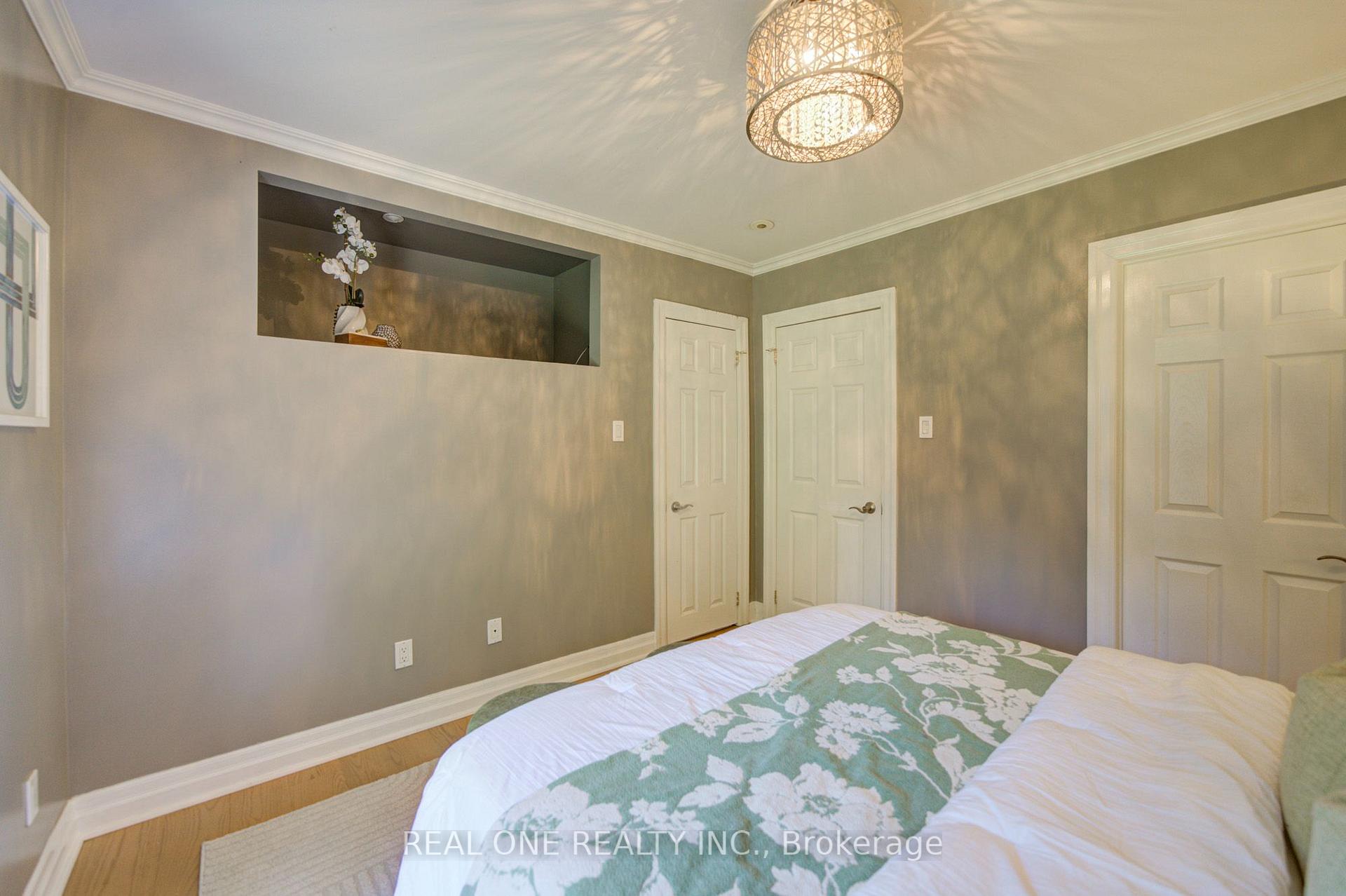 Photo 30 of 1099 Kent Avenue, Oakville, College Park — HOMEH