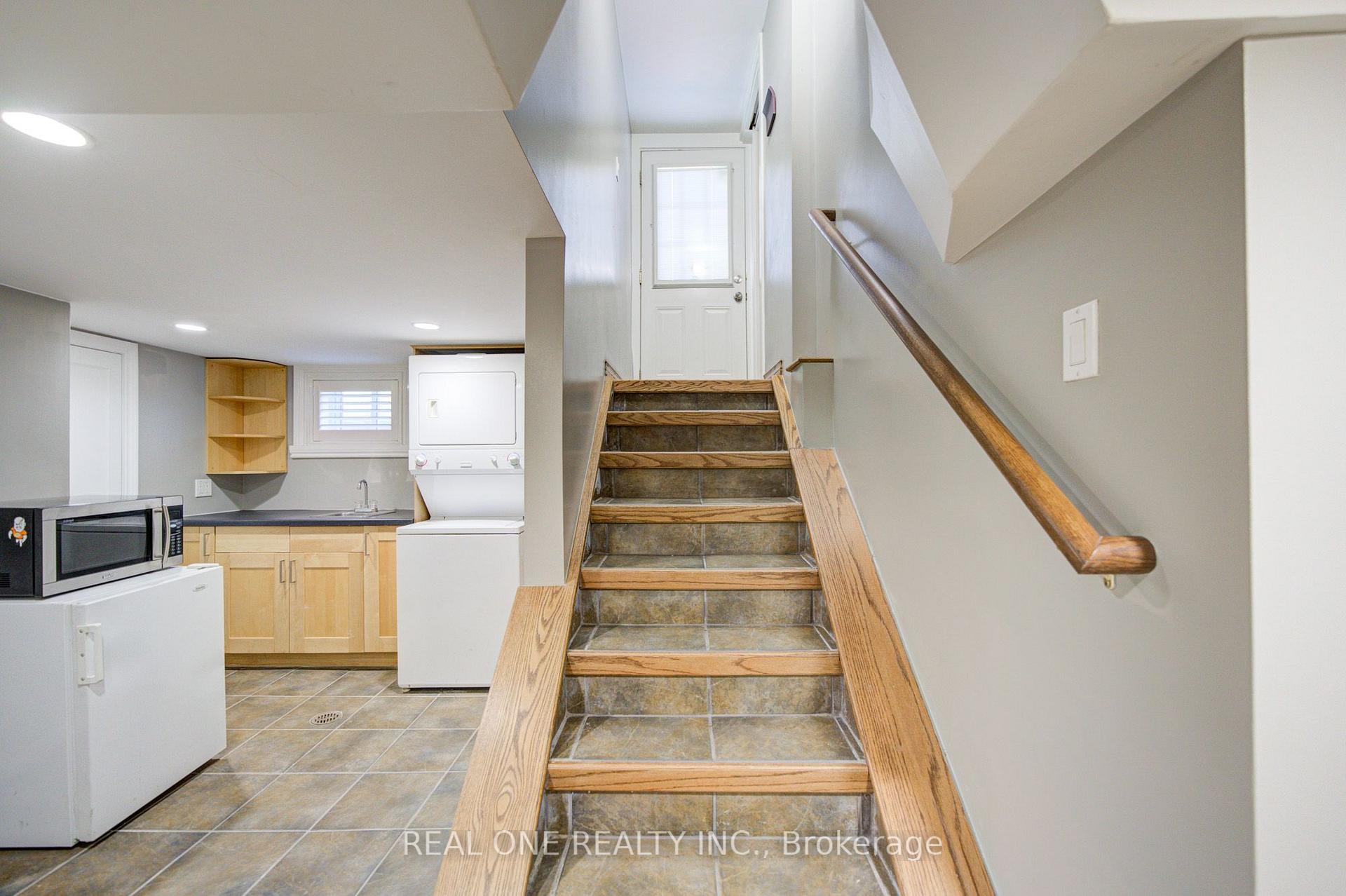 Photo 32 of 1099 Kent Avenue, Oakville, College Park — HOMEH