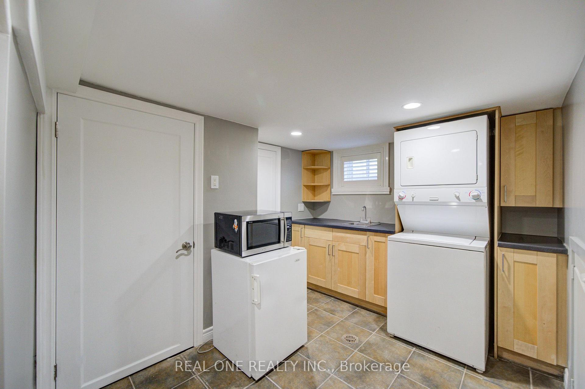 Photo 33 of 1099 Kent Avenue, Oakville, College Park — HOMEH
