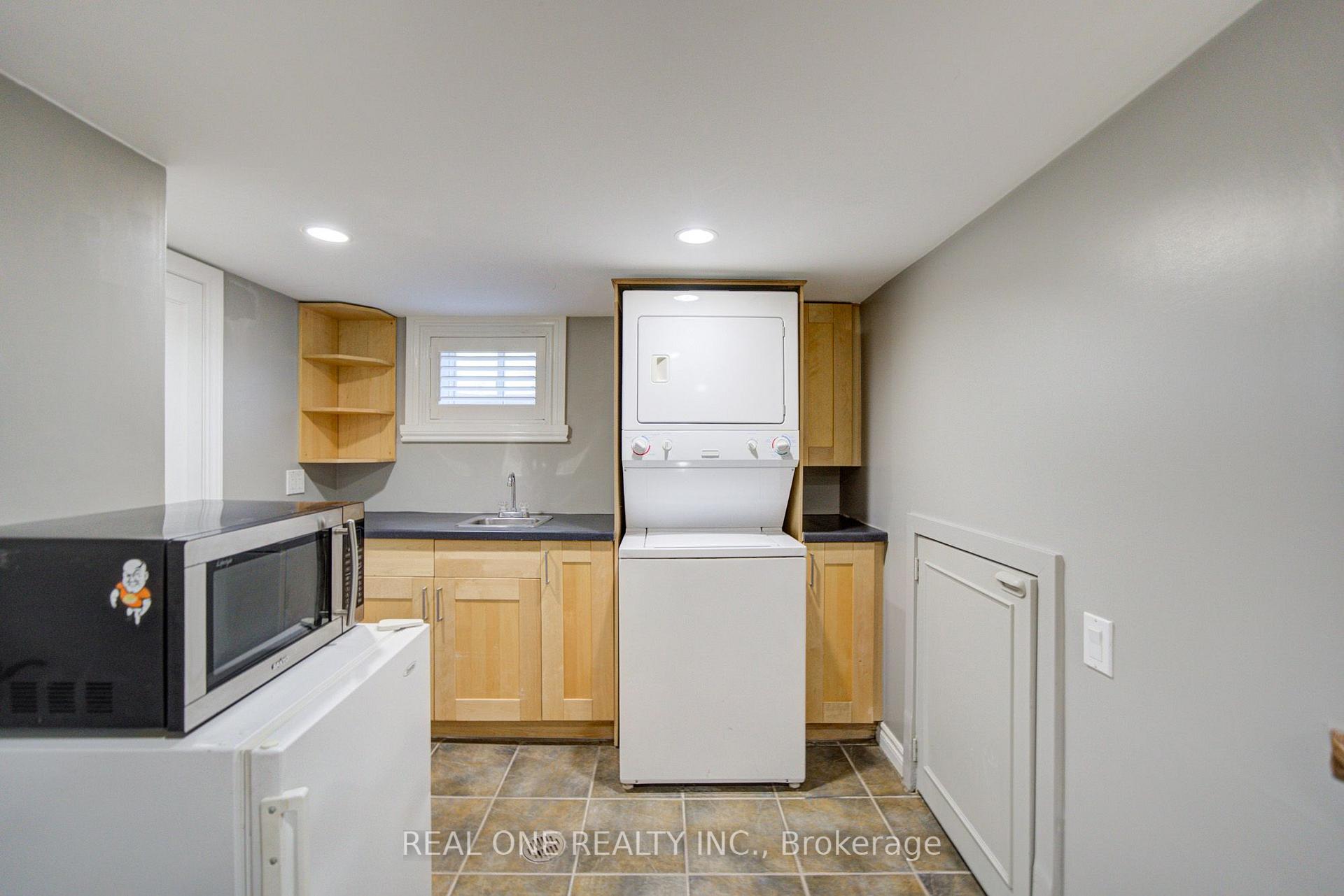 Photo 34 of 1099 Kent Avenue, Oakville, College Park — HOMEH