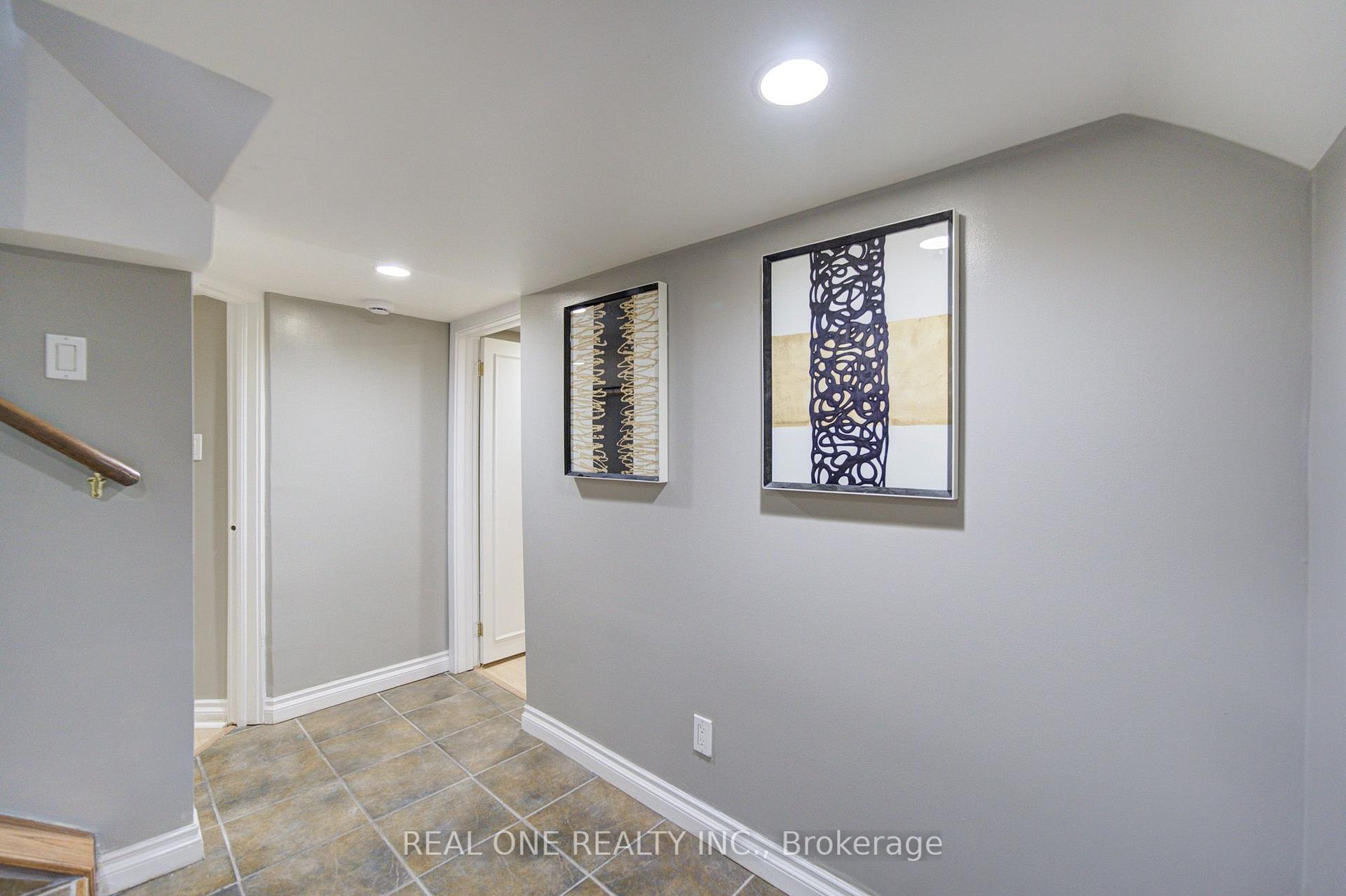 Photo 36 of 1099 Kent Avenue, Oakville, College Park — HOMEH