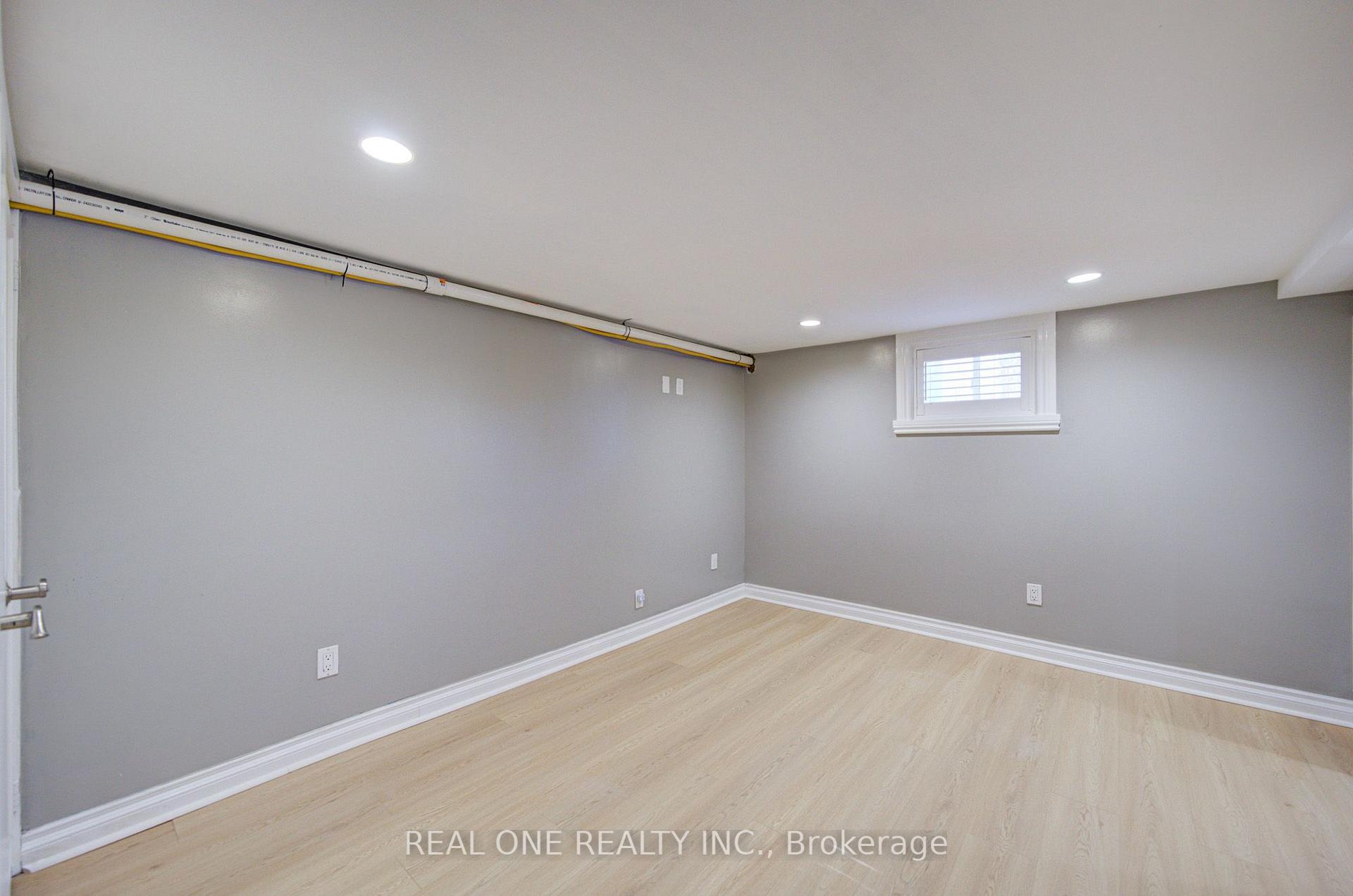 Photo 44 of 1099 Kent Avenue, Oakville, College Park — HOMEH