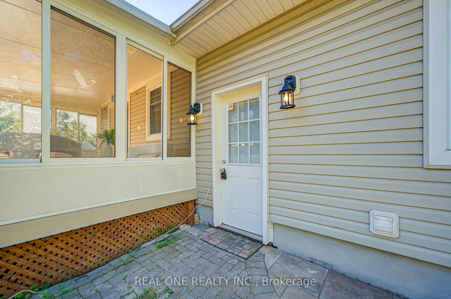 Photo 48 of 1099 Kent Avenue, Oakville, College Park — HOMEH