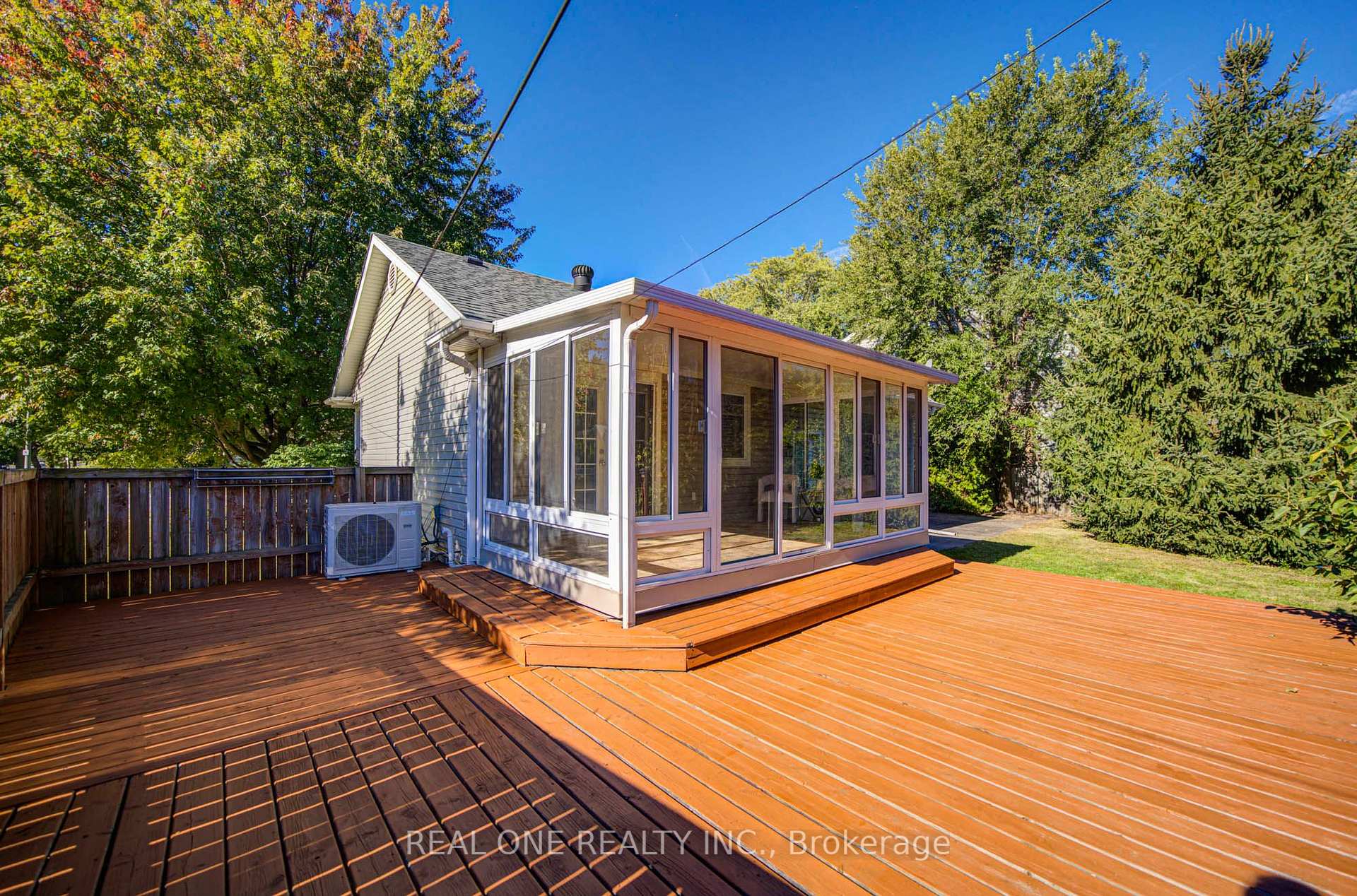 Photo 50 of 1099 Kent Avenue, Oakville, College Park — HOMEH