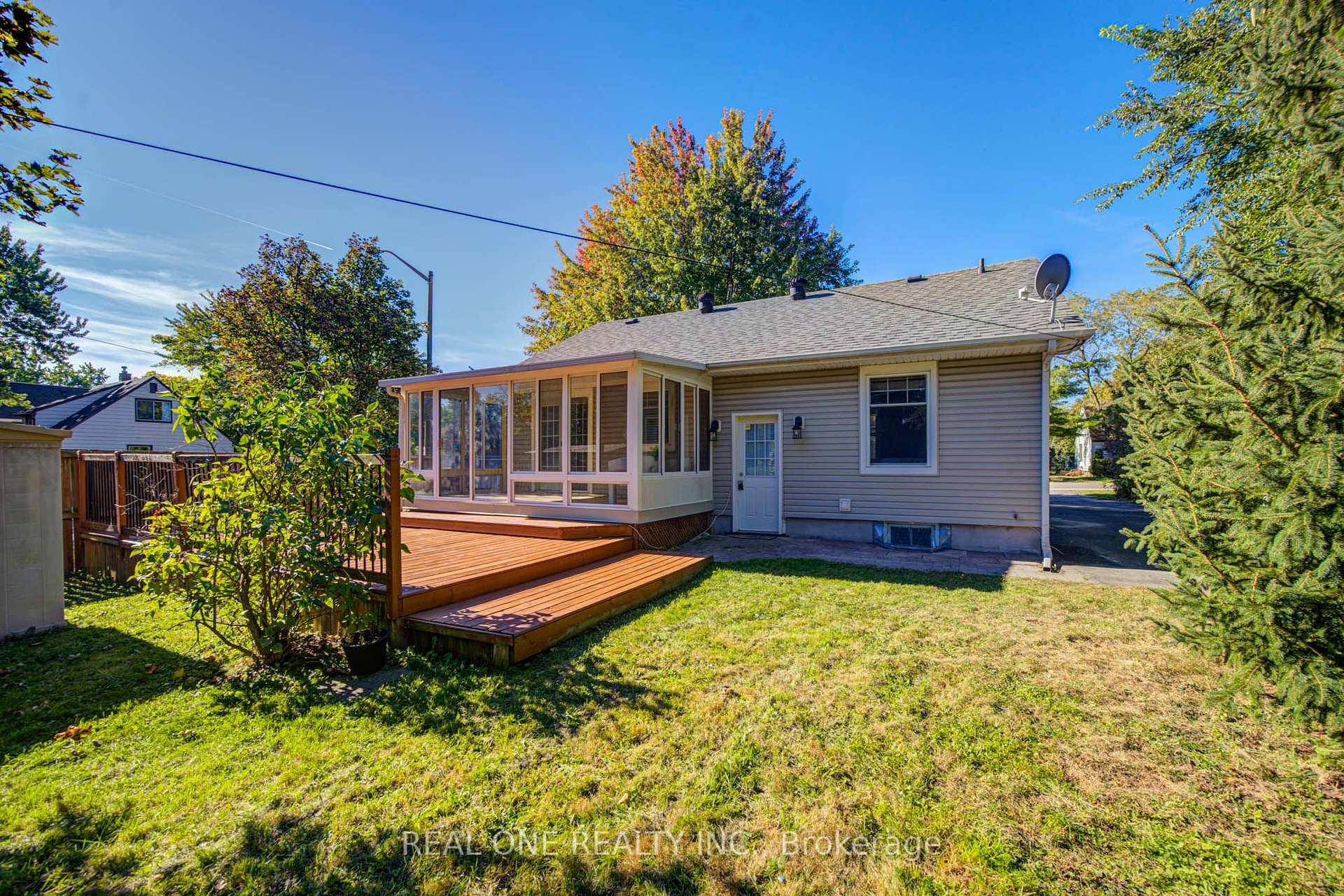 Photo 51 of 1099 Kent Avenue, Oakville, College Park — HOMEH