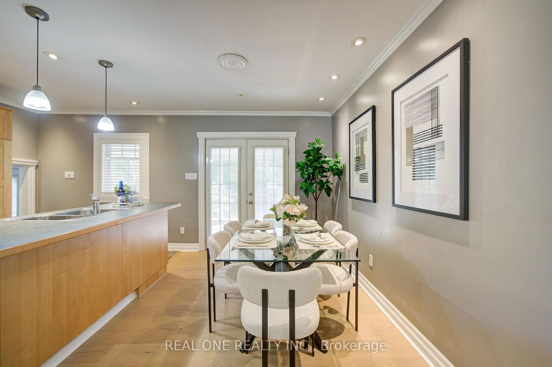 Photo 10 of 1099 Kent Avenue, Oakville, College Park — HOMEH