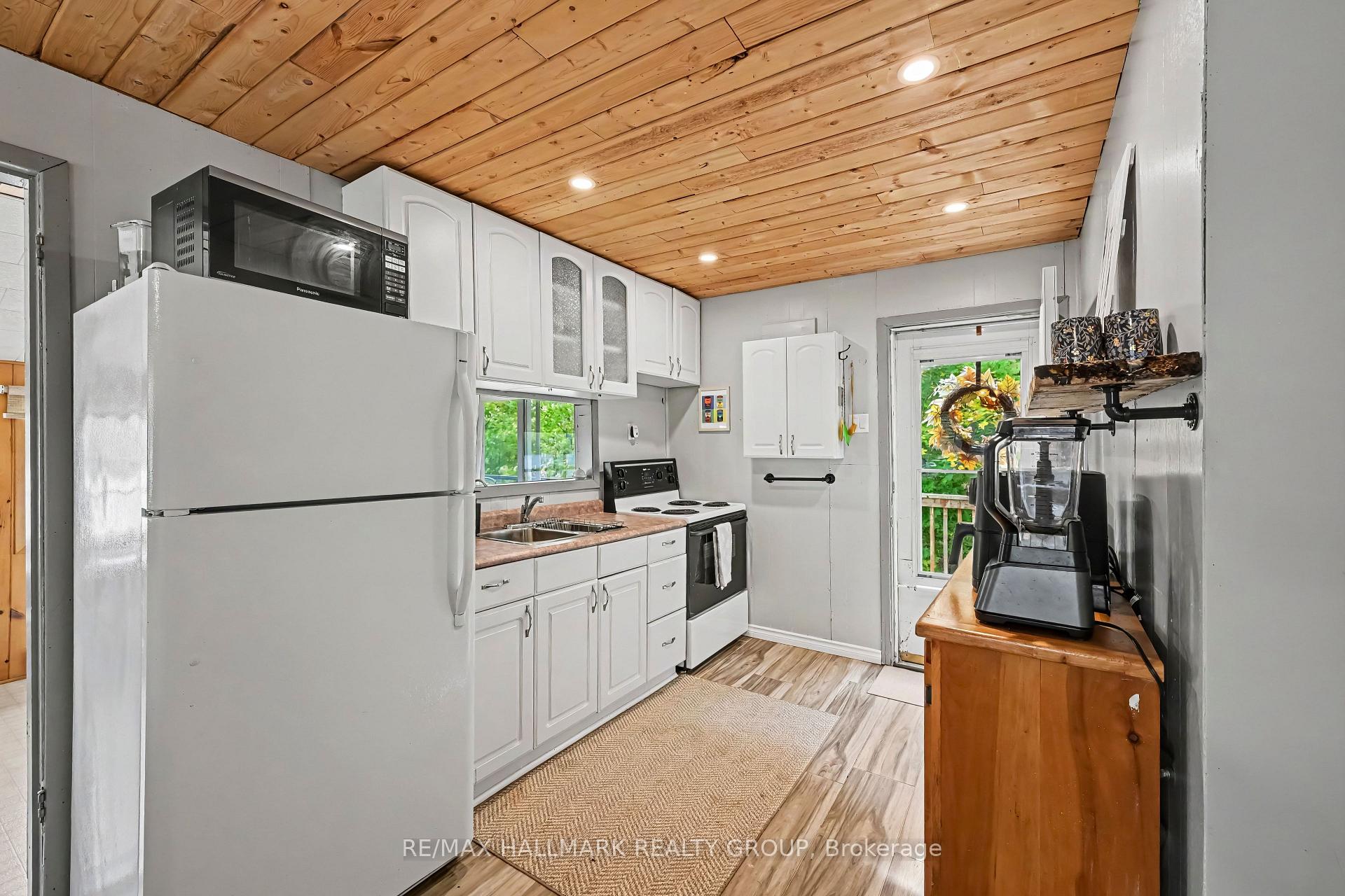 Photo 13 of 302 Egan Lane, Frontenac, Frontenac South — HOMEH