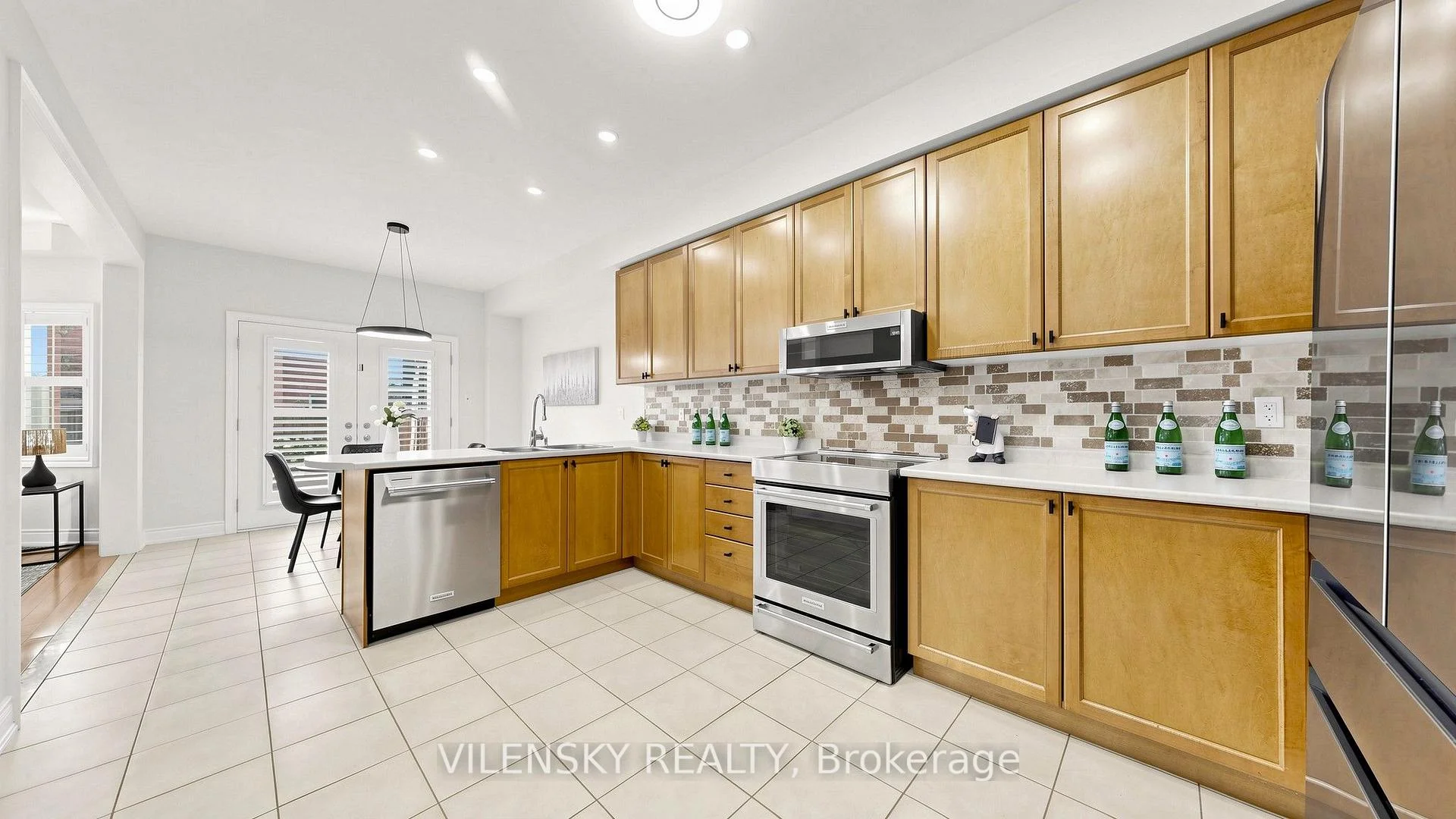 Photo 21 of 464 Apple Blossom Drive, Vaughan, Patterson — HOMEH