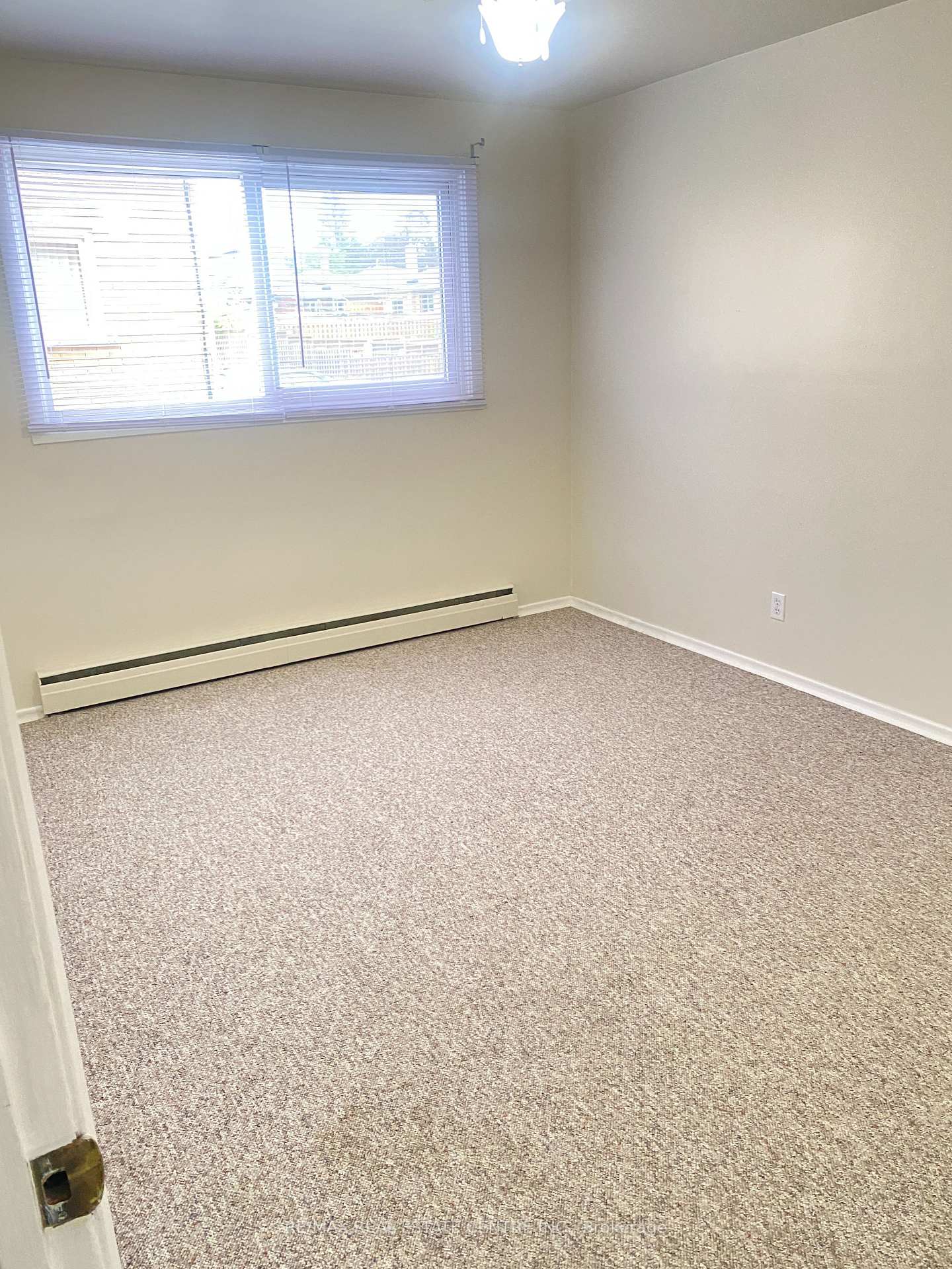 Photo 10 of Unit 3, 11 Southdale Avenue, Kitchener, Southdale — HOMEH