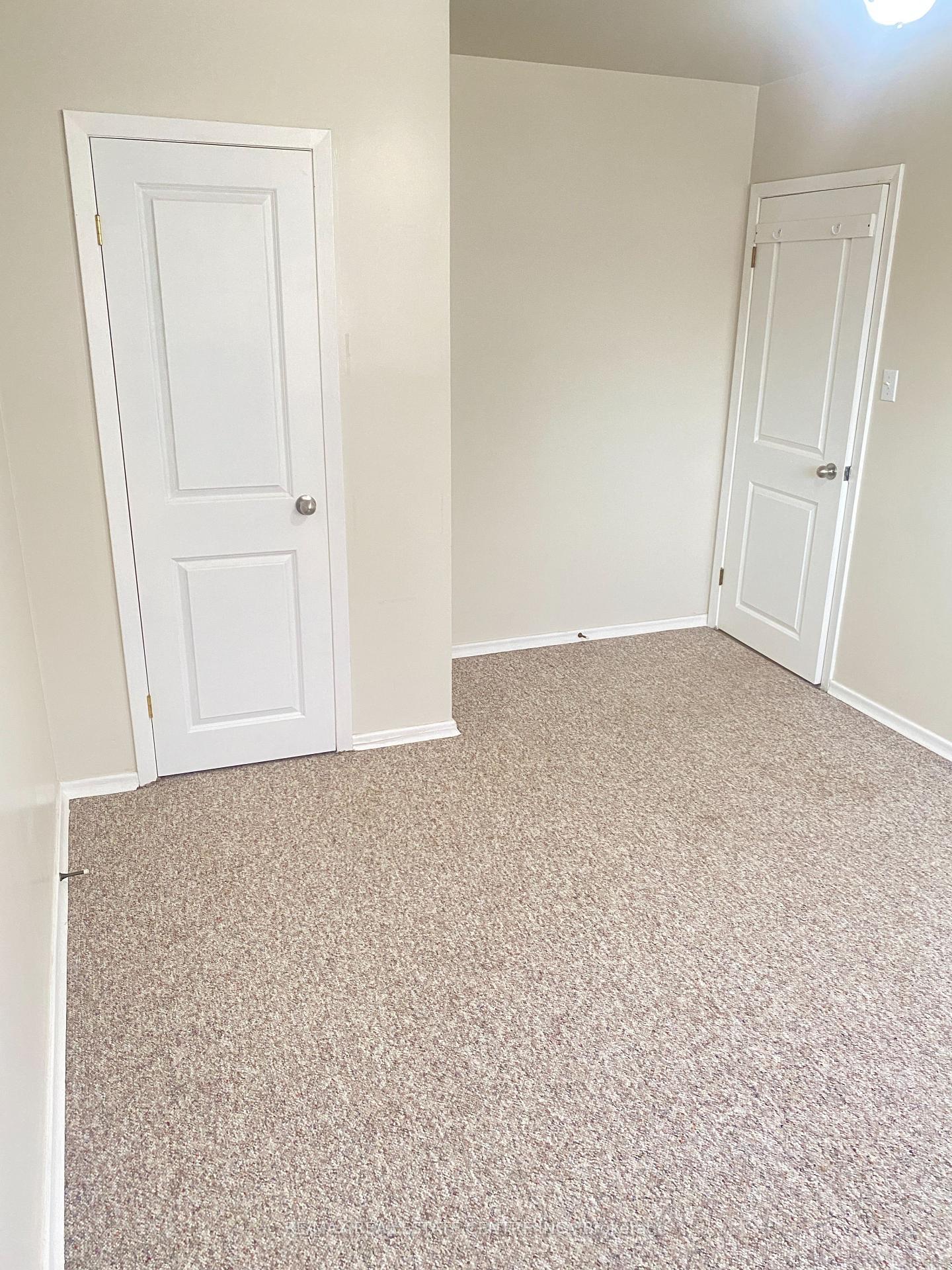 Photo 11 of Unit 3, 11 Southdale Avenue, Kitchener, Southdale — HOMEH