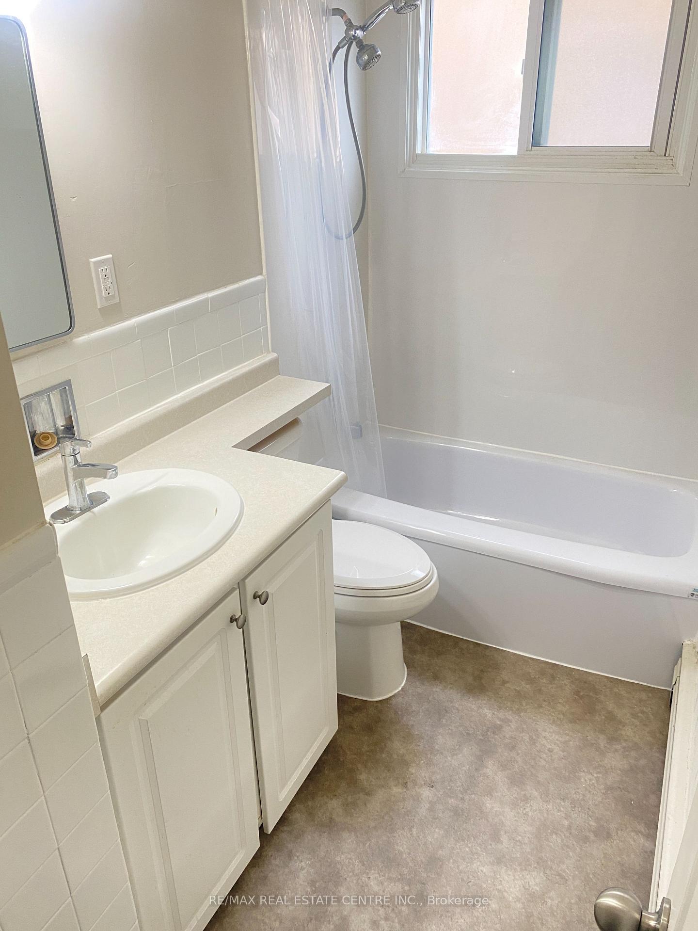 Photo 12 of Unit 3, 11 Southdale Avenue, Kitchener, Southdale — HOMEH