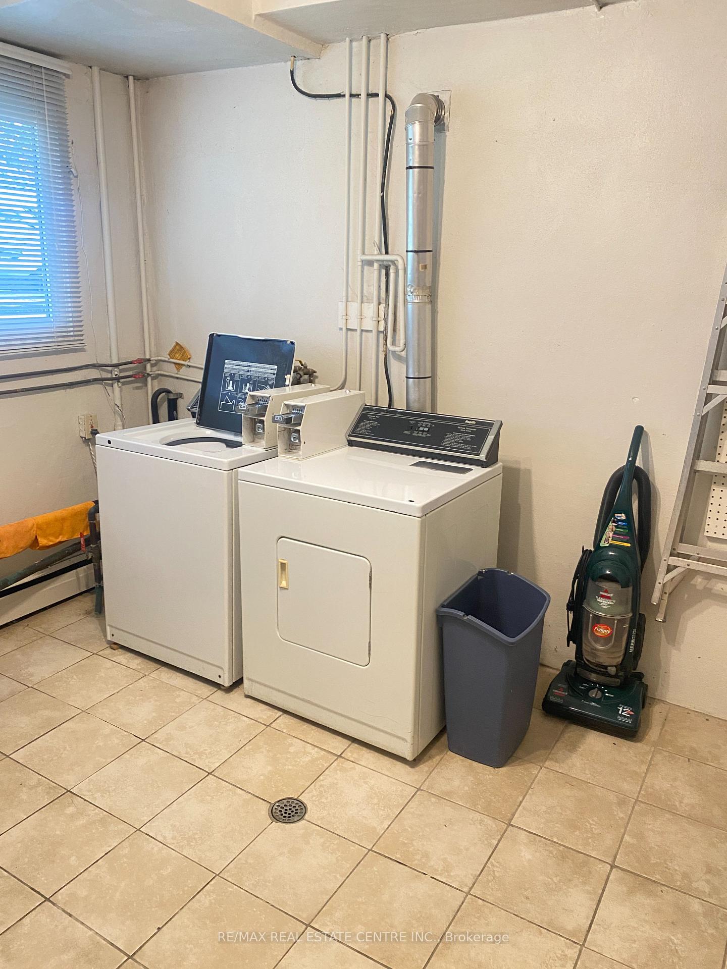 Photo 13 of Unit 3, 11 Southdale Avenue, Kitchener, Southdale — HOMEH