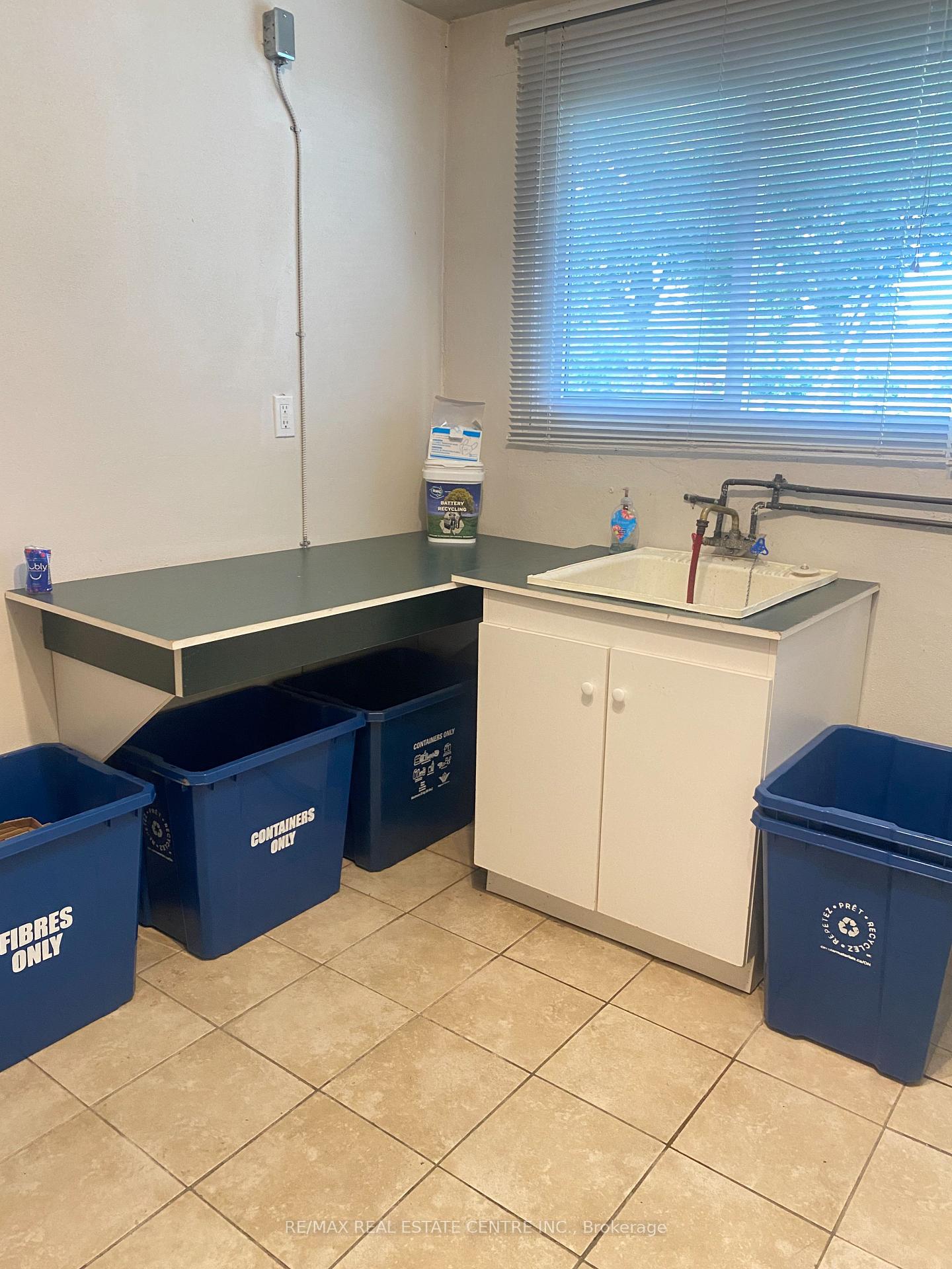 Photo 14 of Unit 3, 11 Southdale Avenue, Kitchener, Southdale — HOMEH