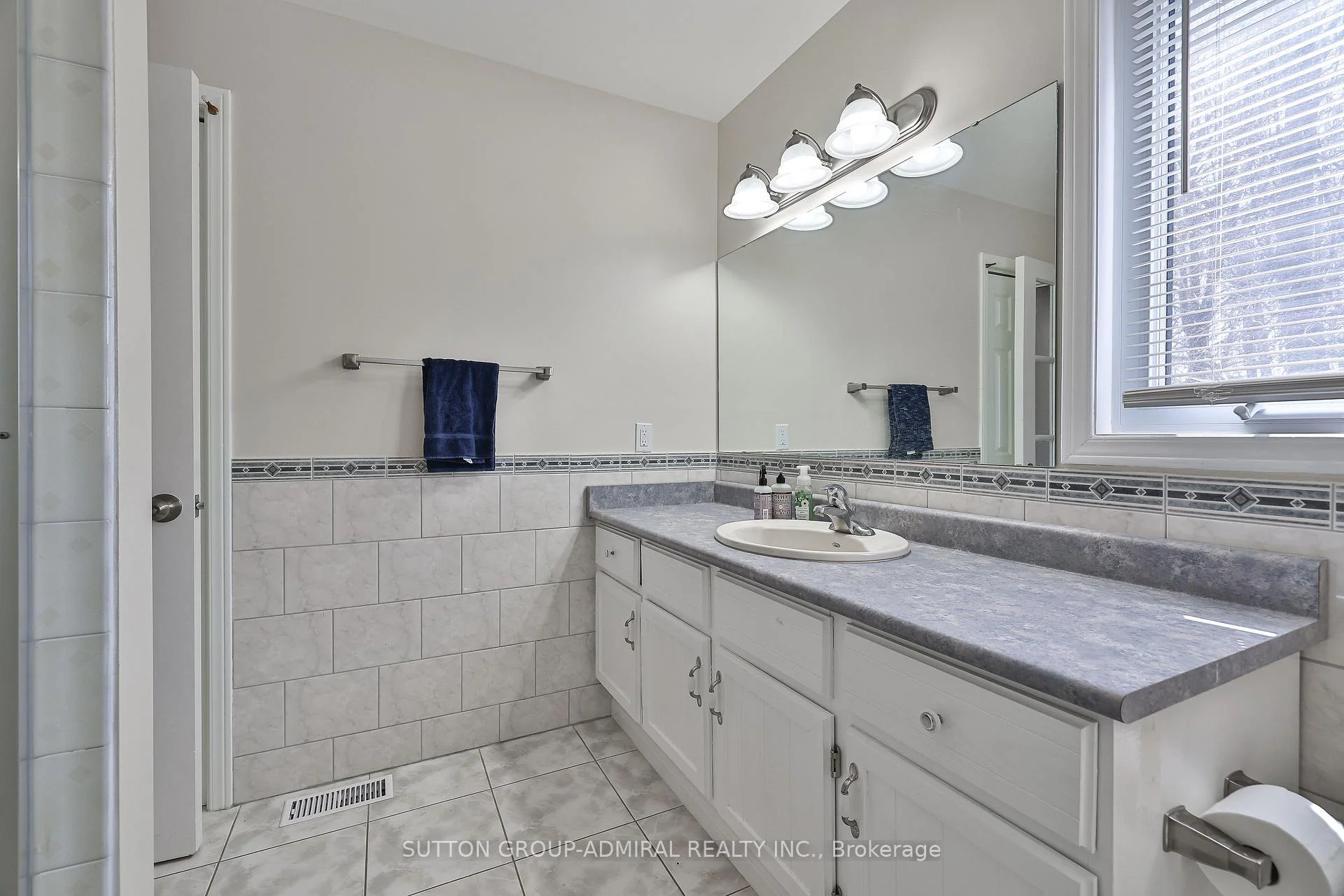 Photo 25 of 182 Bayshore Drive, Ramara, Rural Ramara — HOMEH