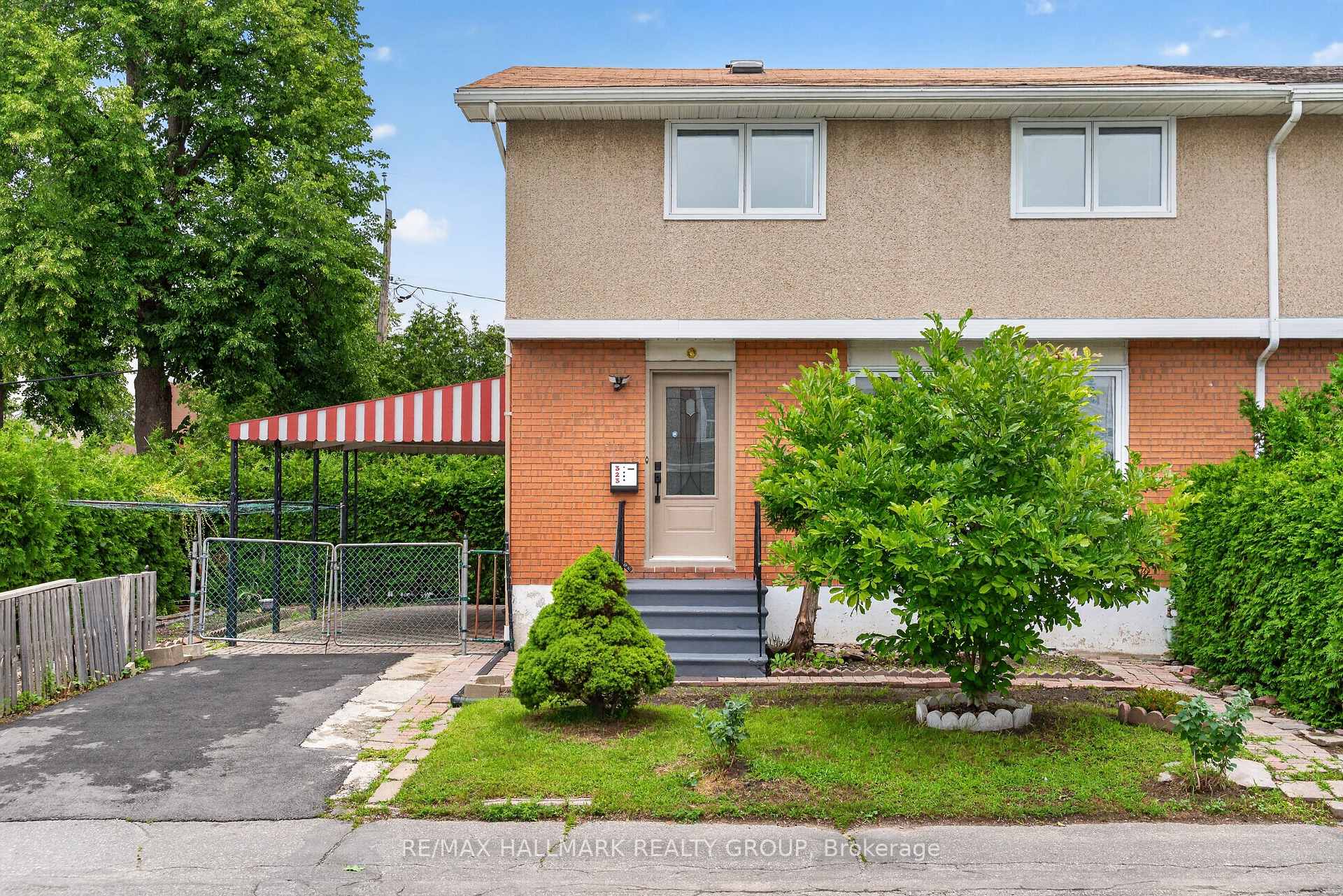Photo of 323 Poulin Avenue