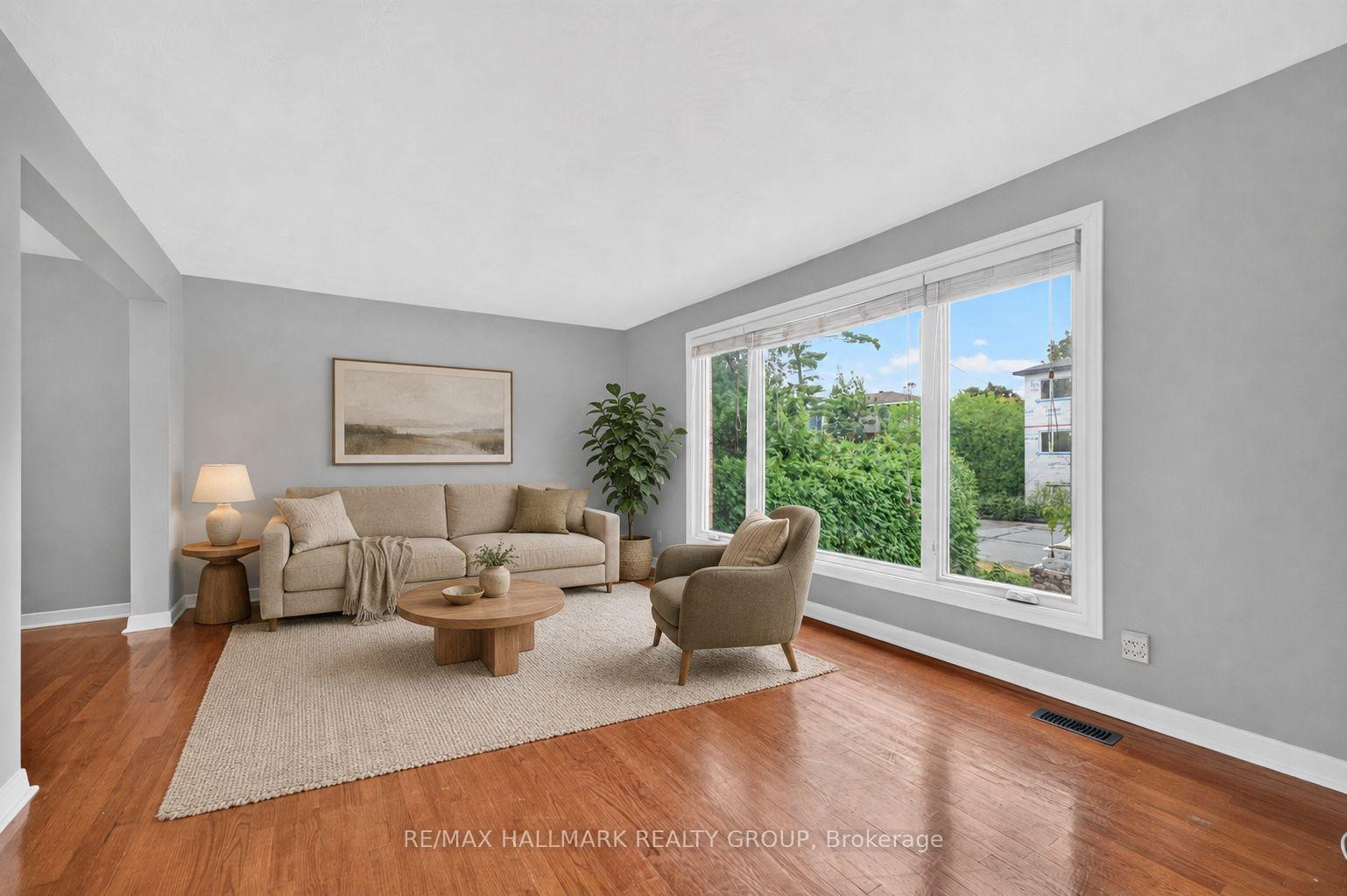 Photo 8 of 323 Poulin Avenue, Ottawa, Britannia — HOMEH