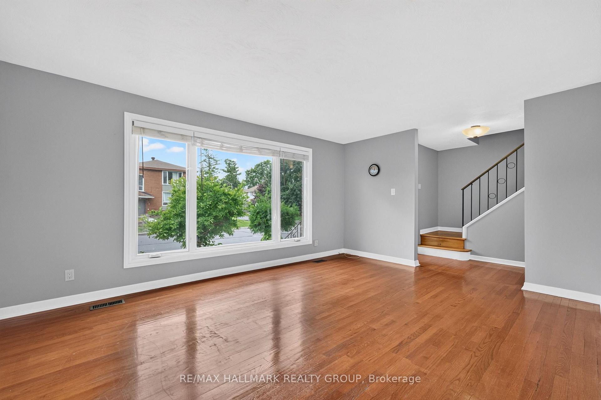 Photo 12 of 323 Poulin Avenue, Ottawa, Britannia — HOMEH