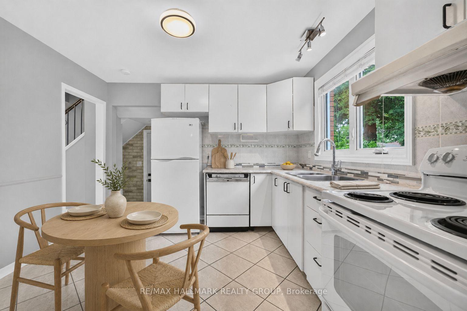 Photo 18 of 323 Poulin Avenue, Ottawa, Britannia — HOMEH