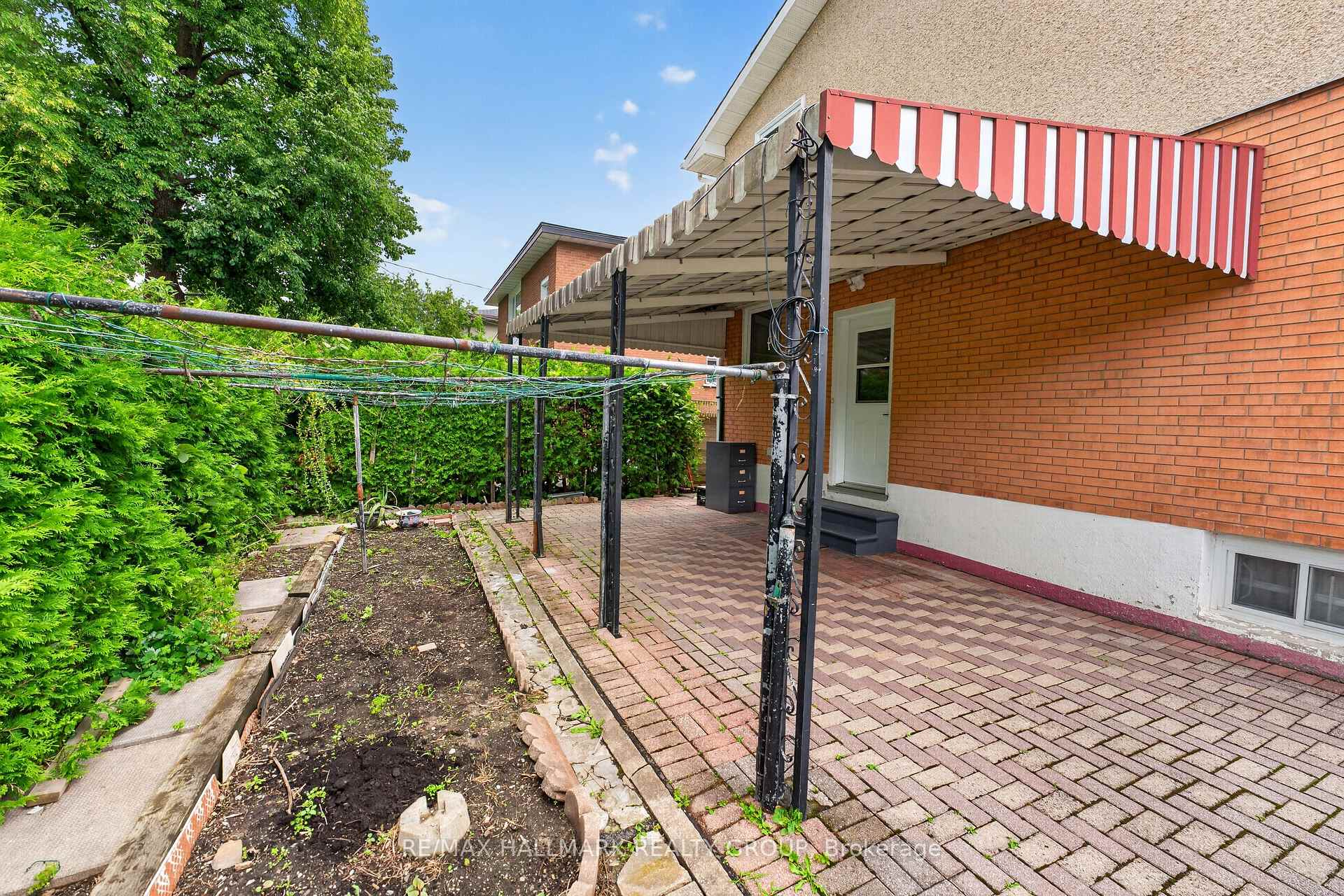 Photo 40 of 323 Poulin Avenue, Ottawa, Britannia — HOMEH
