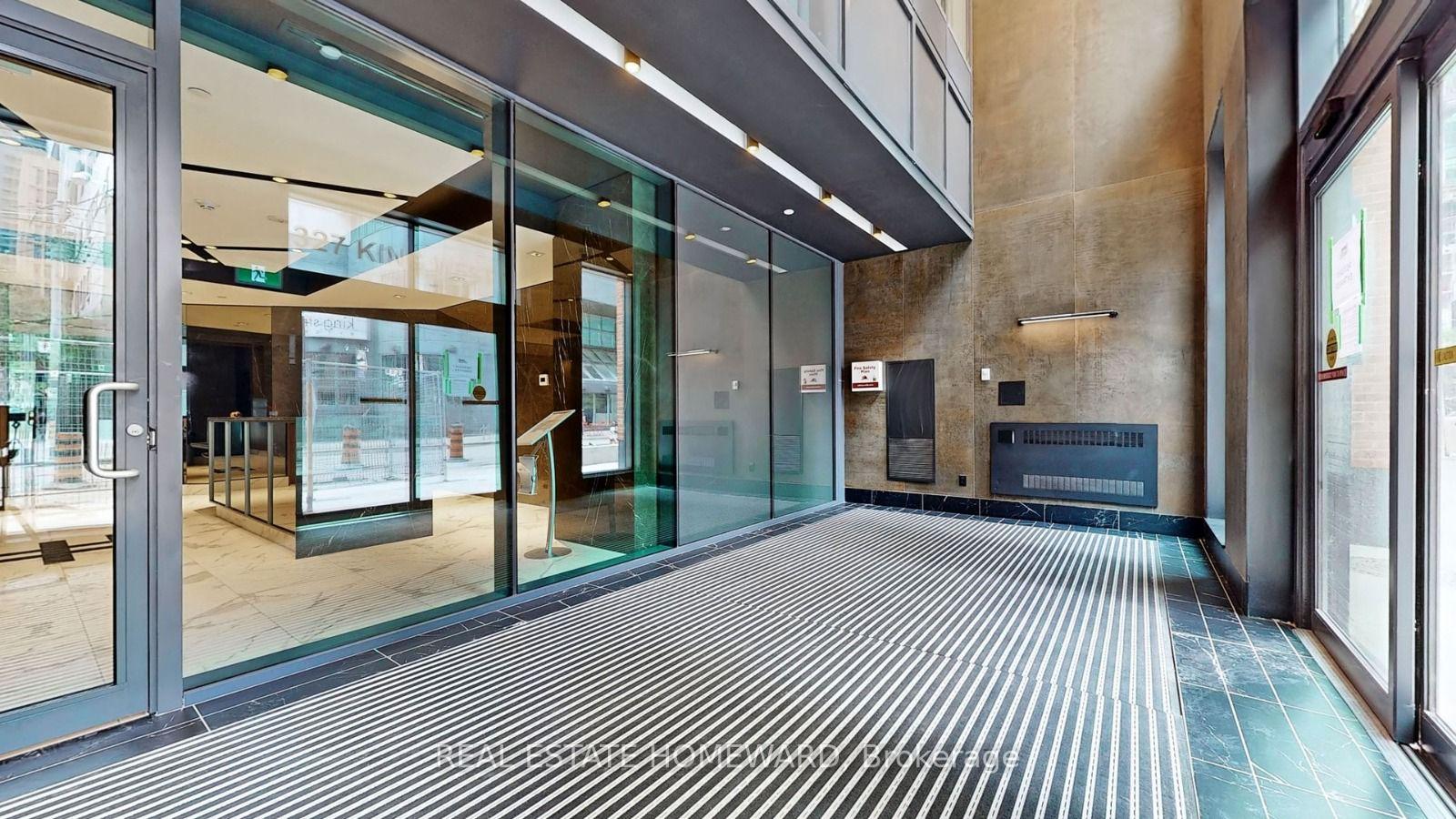 Photo of Unit 2903, 327 King Street W