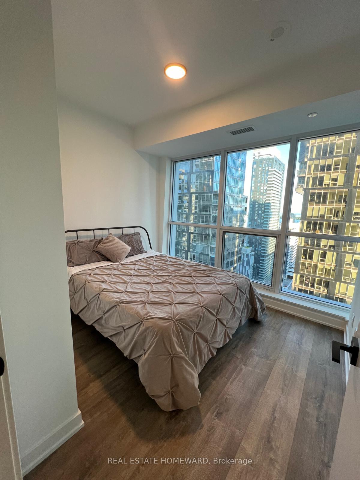 Photo 8 of Unit 2903, 327 King Street W, Toronto, Waterfront Communities — HOMEH