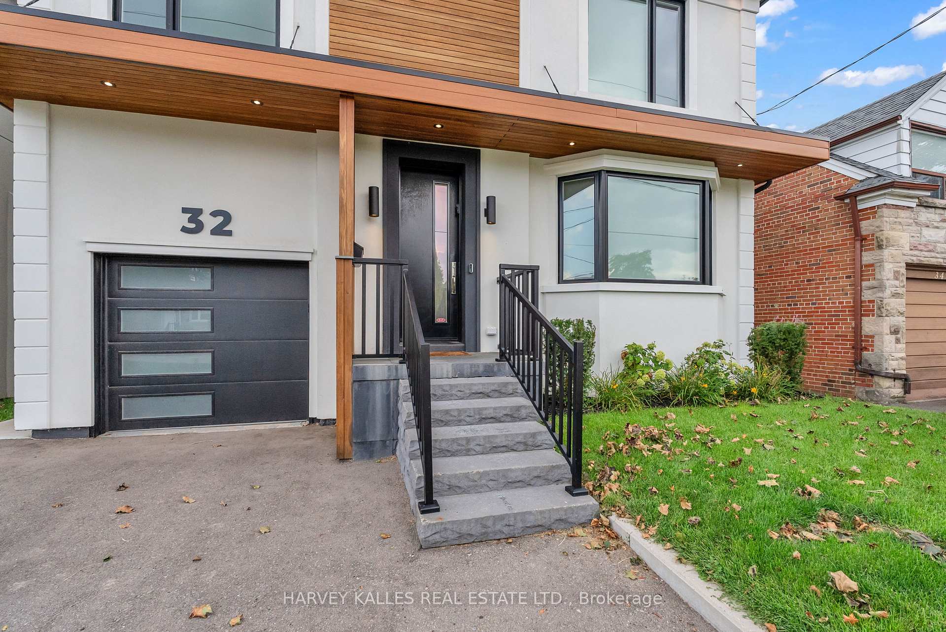 Photo 3 of 32 Almont Road, North York, Clanton Park — HOMEH