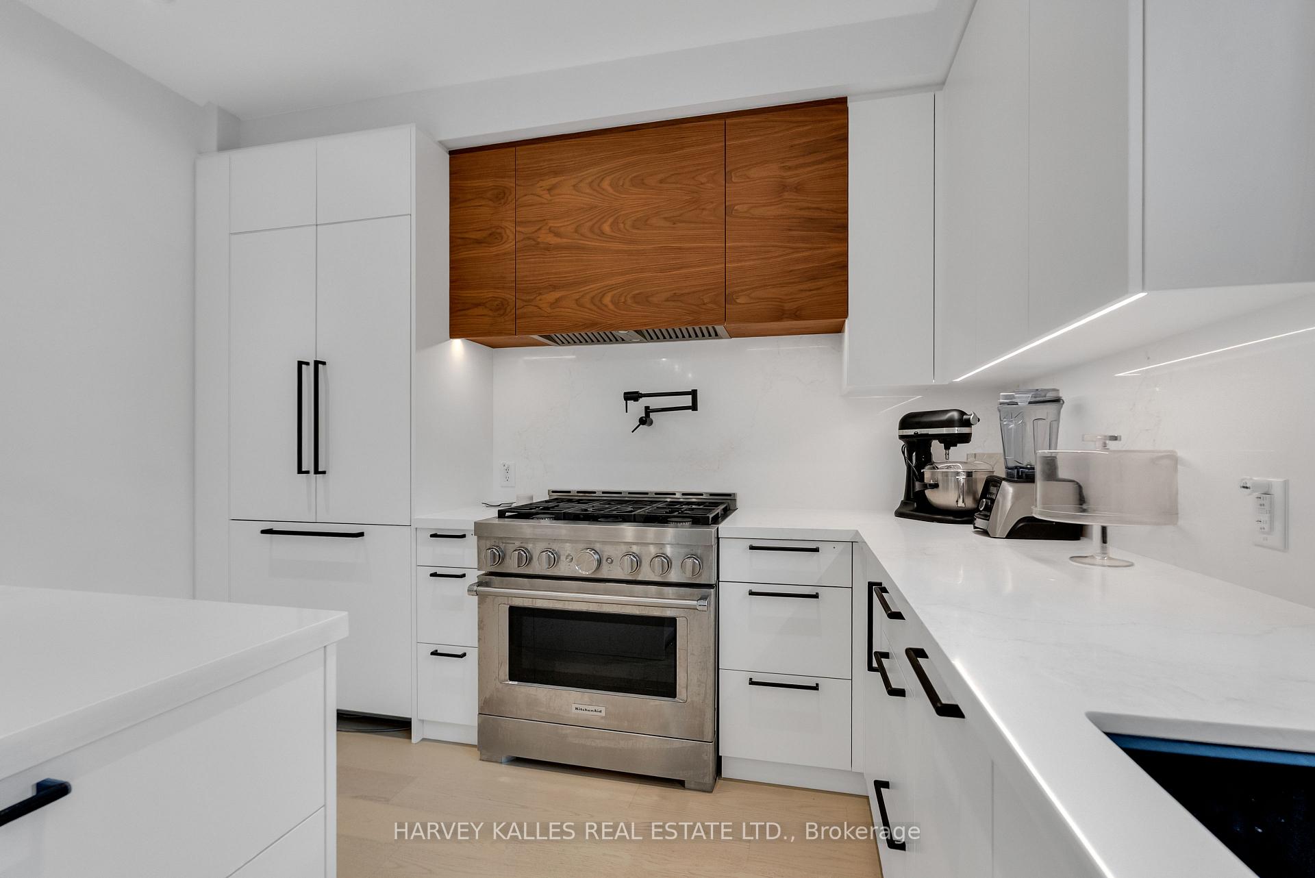 Photo 19 of 32 Almont Road, North York, Clanton Park — HOMEH
