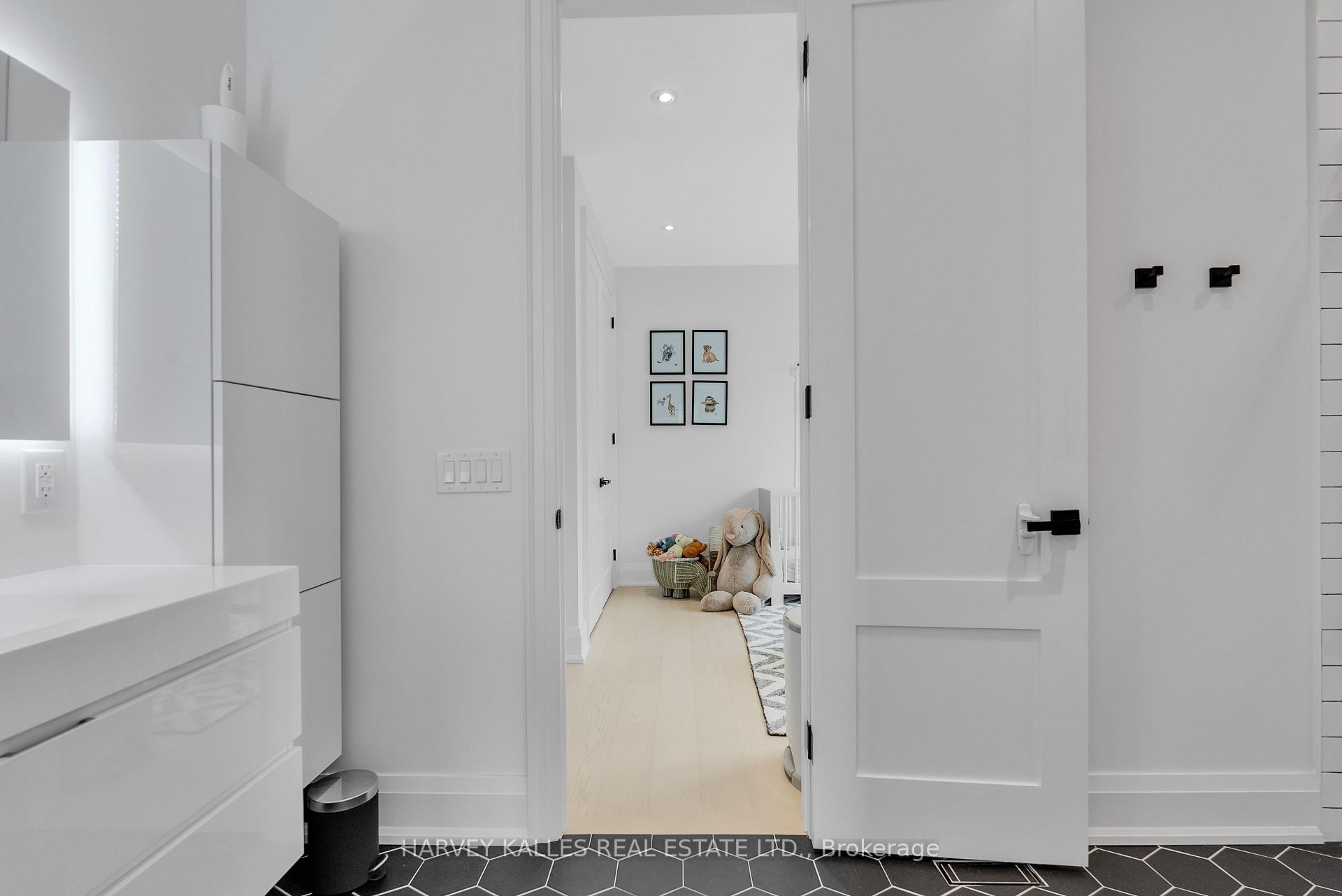 Photo 35 of 32 Almont Road, North York, Clanton Park — HOMEH