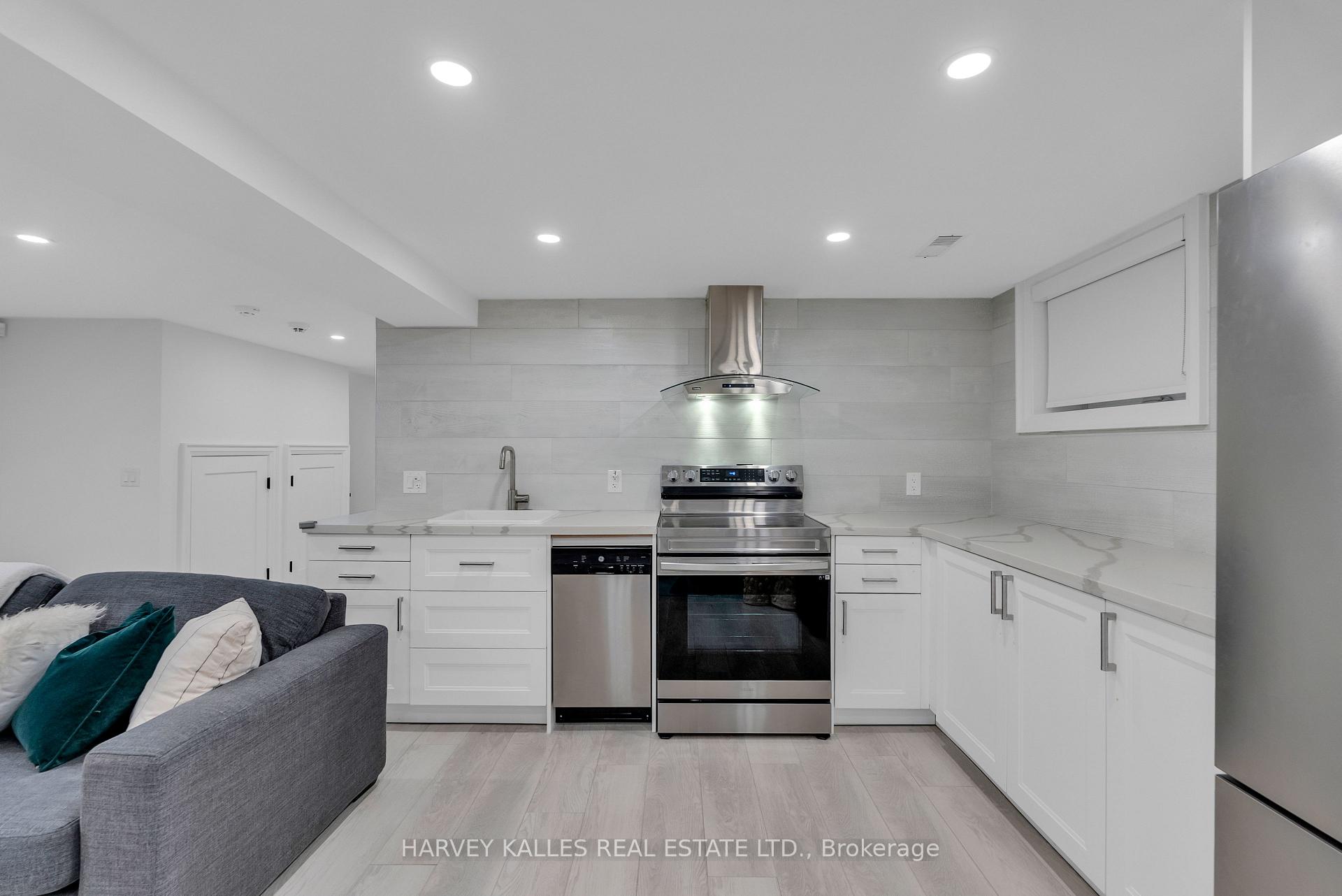 Photo 42 of 32 Almont Road, North York, Clanton Park — HOMEH