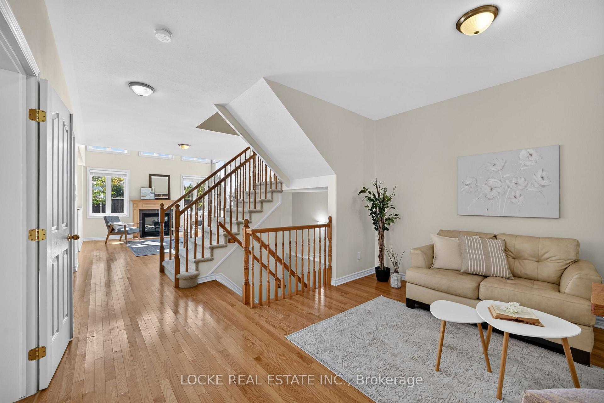 Photo 2 of 658 Everlasting Crescent, Ottawa, Springridge/East Village — HOMEH