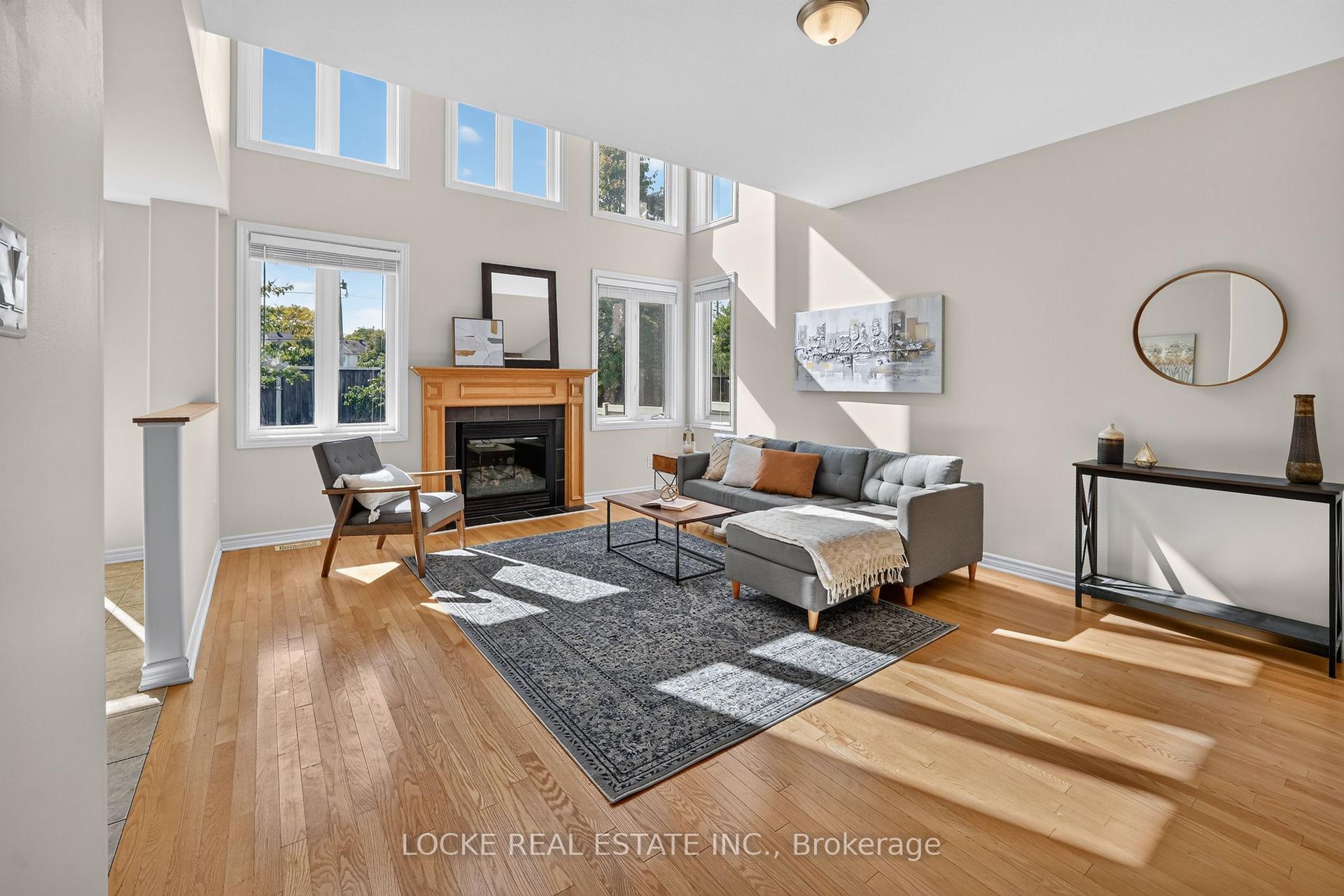Photo 3 of 658 Everlasting Crescent, Ottawa, Springridge/East Village — HOMEH